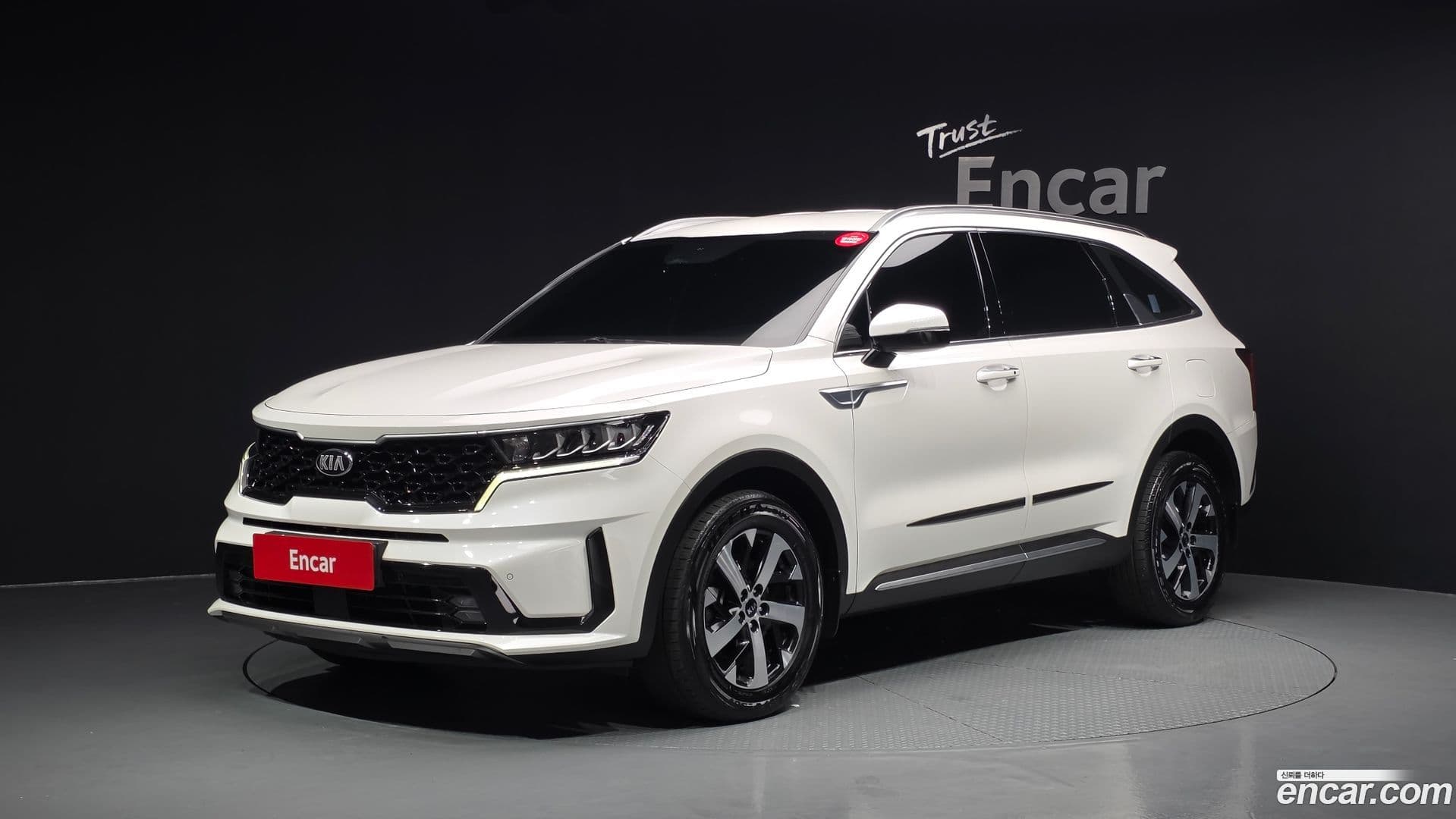 Main__Slider__Photo:Sorento Kia 2021.5-0