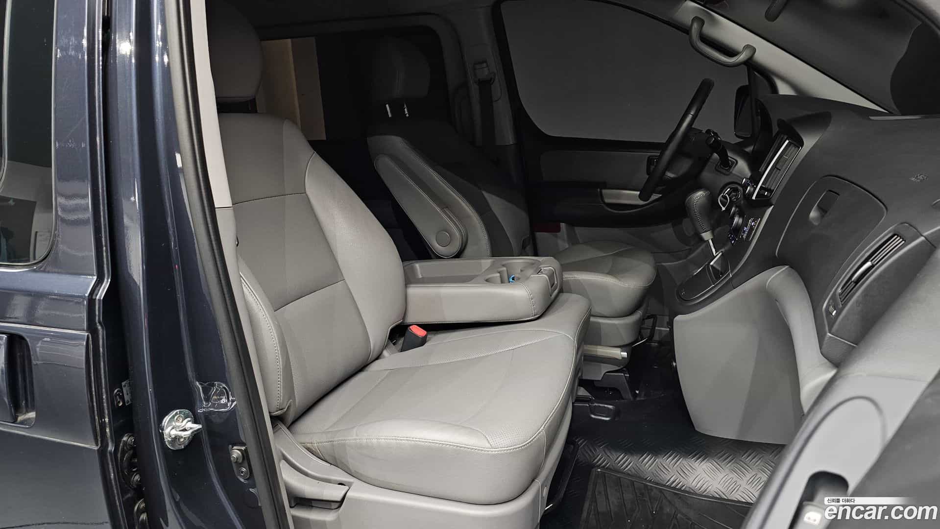 Starex Hyundai 2018.5-OPTION-015