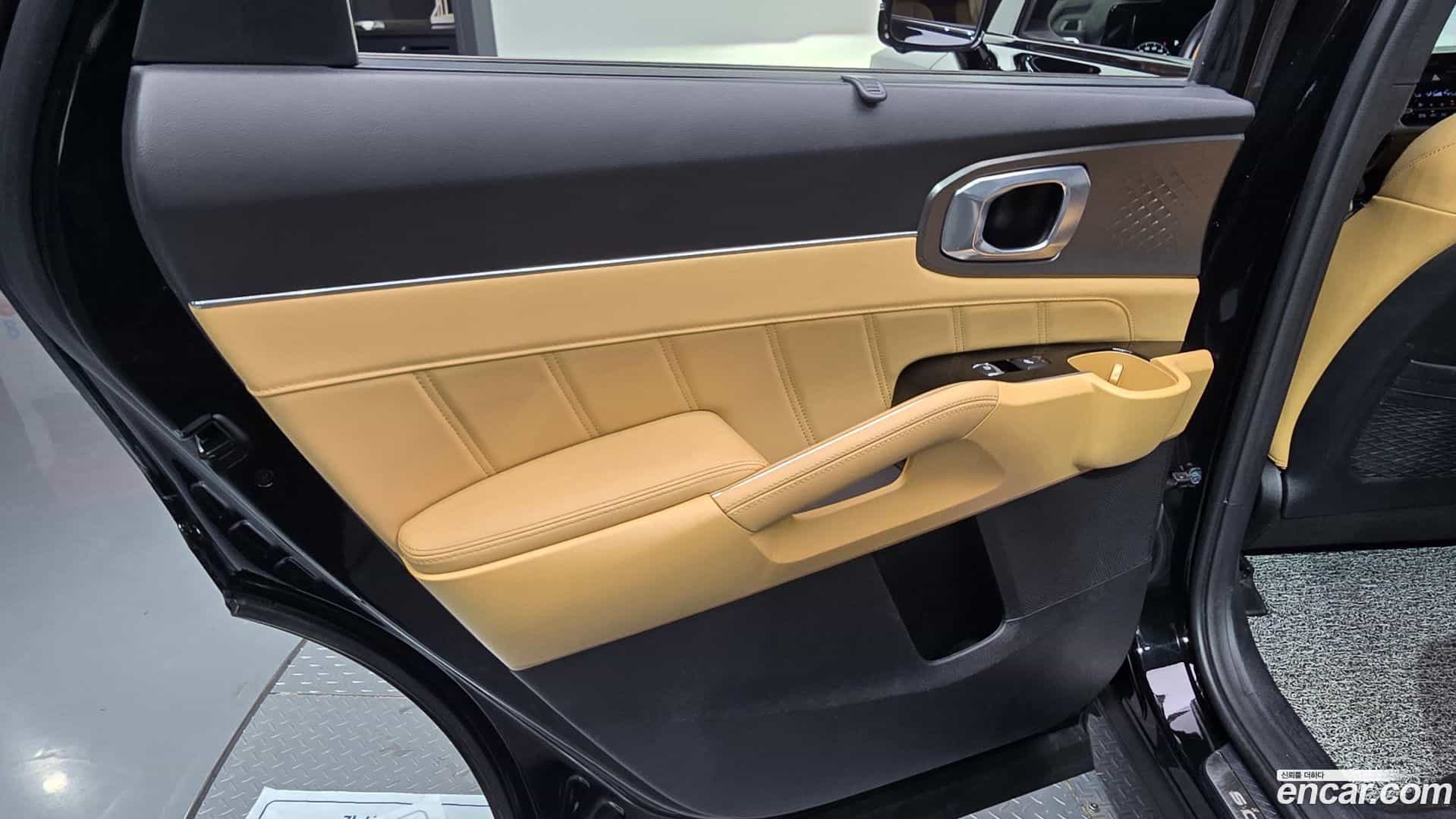 Sorento Kia 2023.2-INNER-035