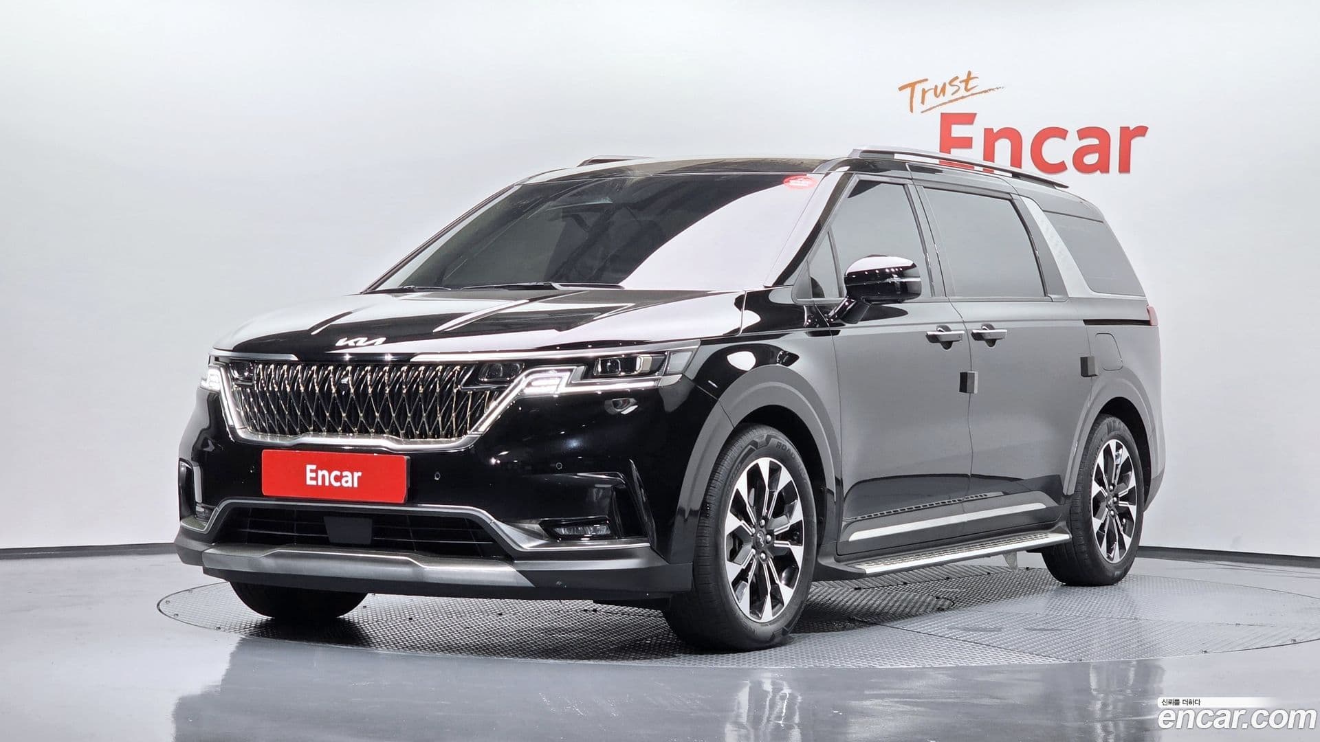 Main__Slider__Photo:Canival Kia 2023.2-0