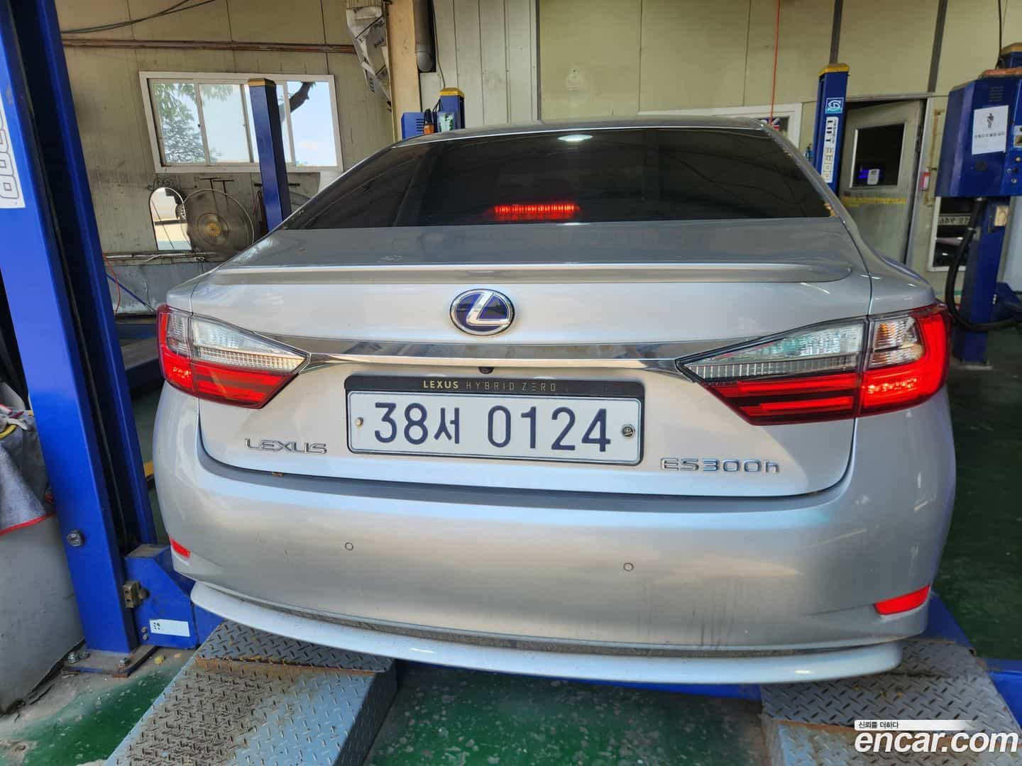 ES Lexus 2015.11-OUTER-002