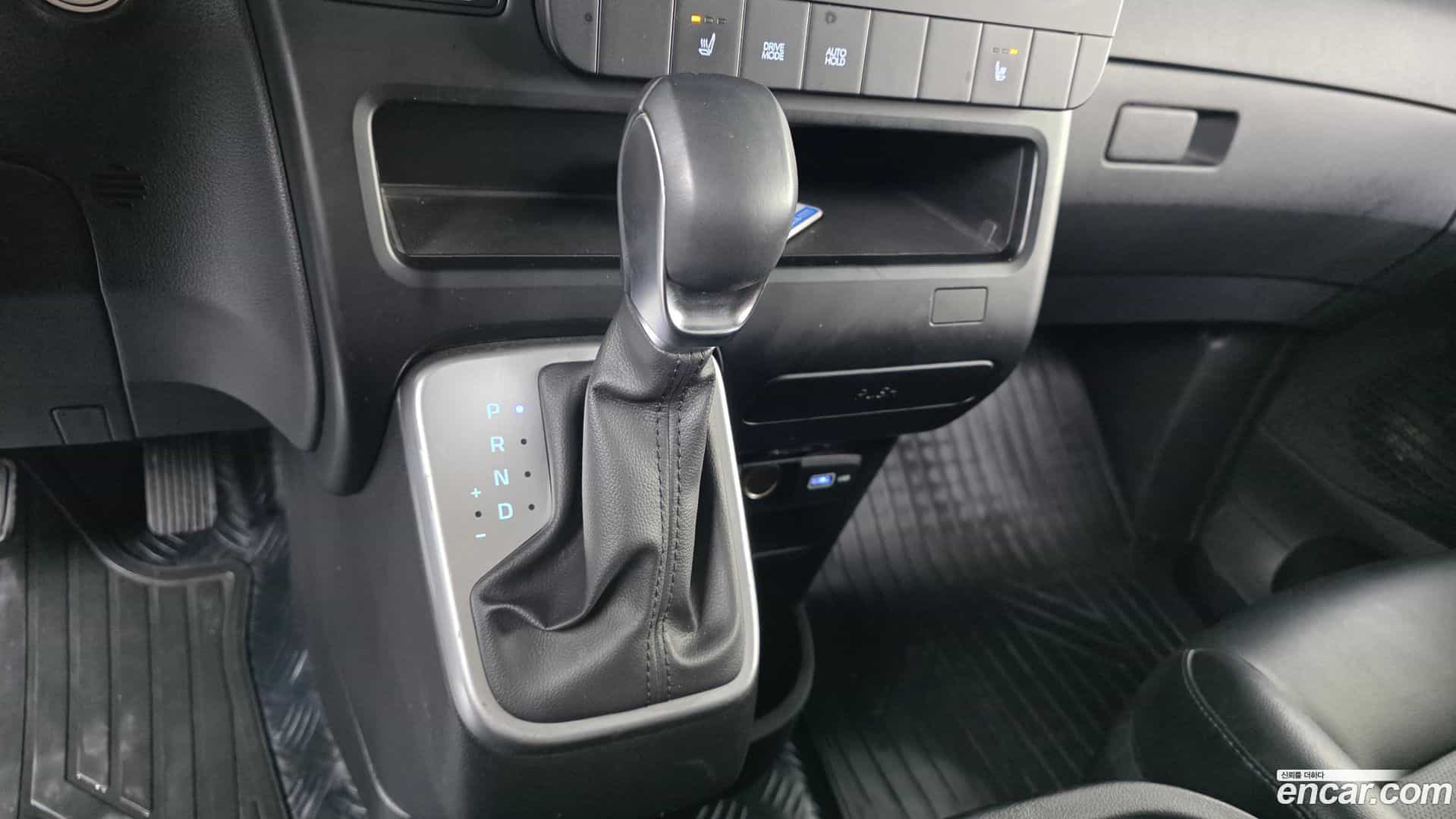 Staria Hyundai 2023.0-INNER-009
