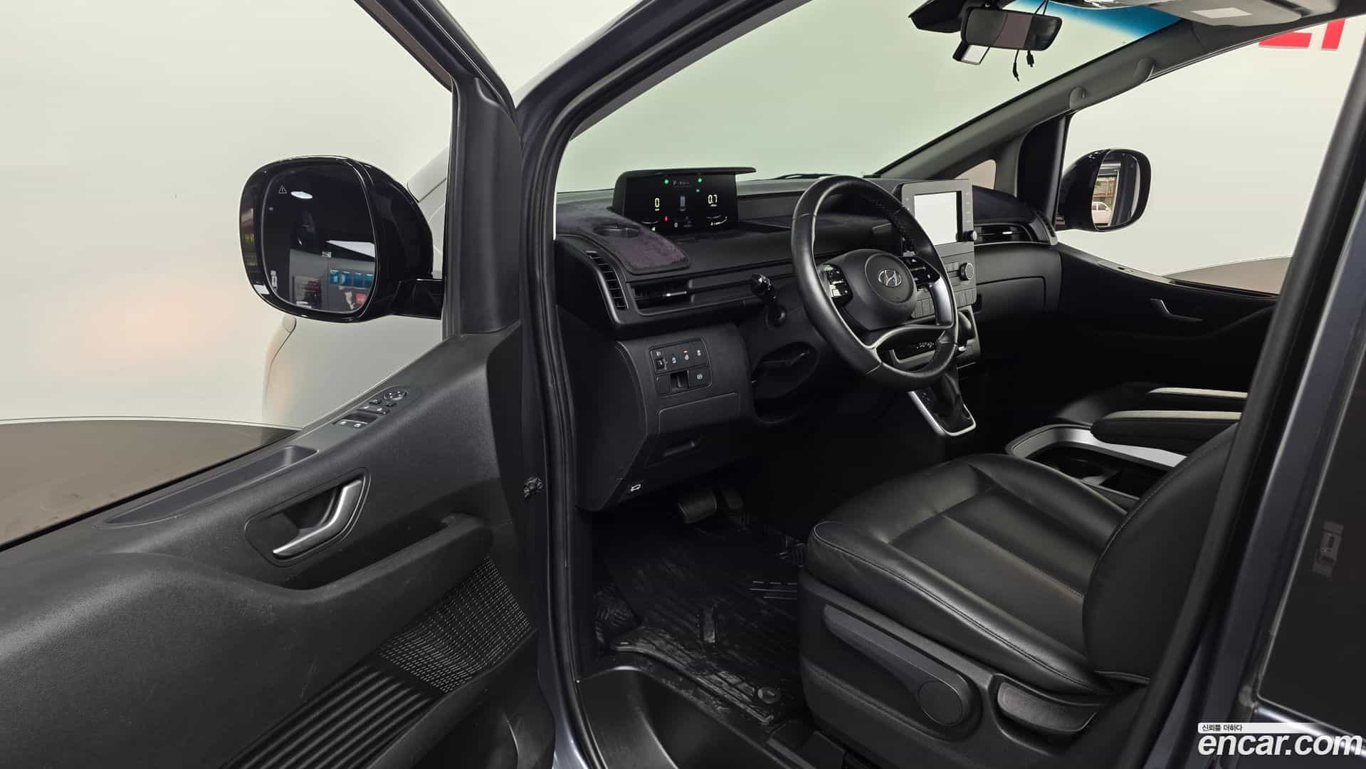 Staria Hyundai 2023.0-INNER-010