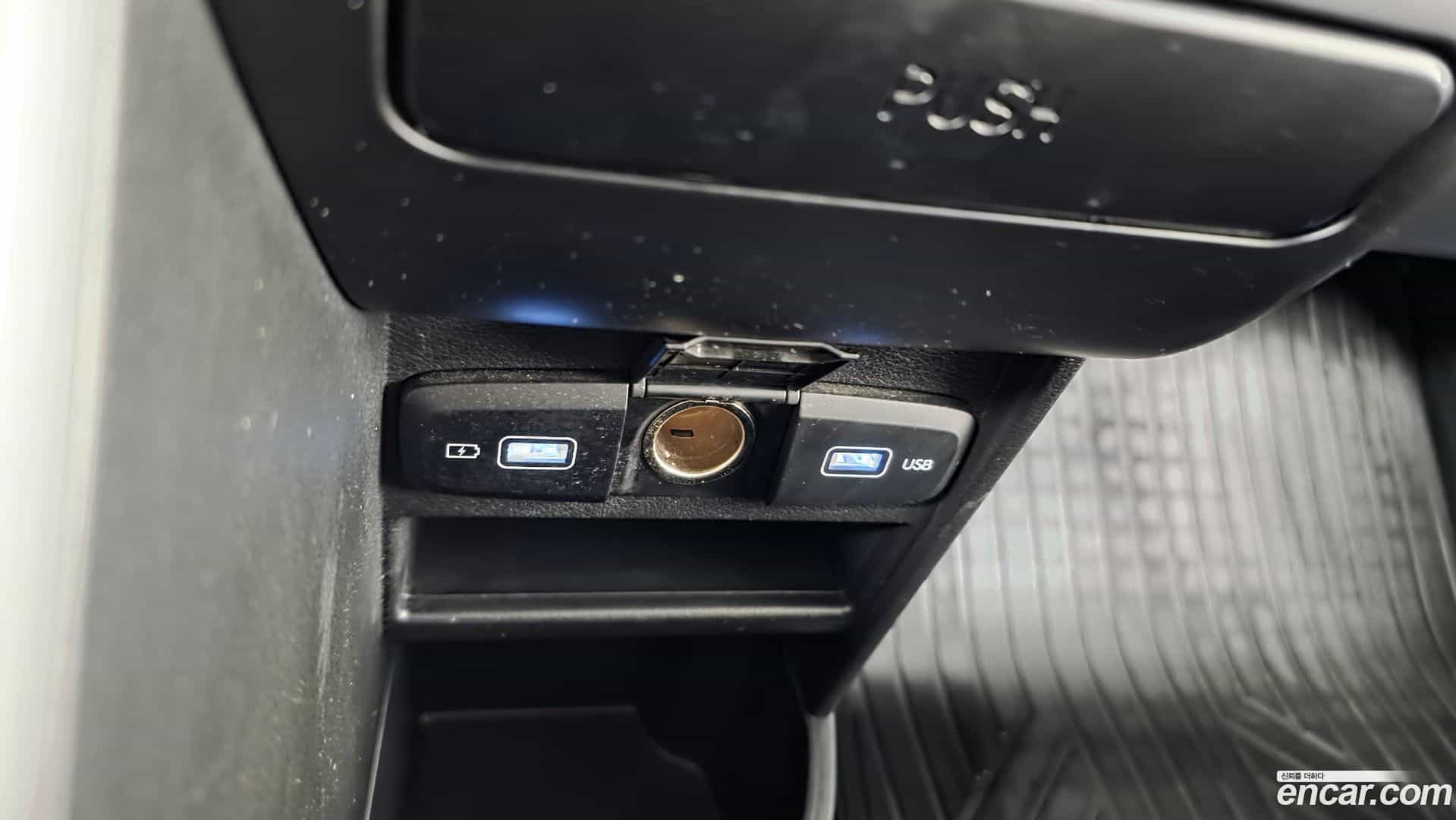 Staria Hyundai 2023.0-OPTION-044