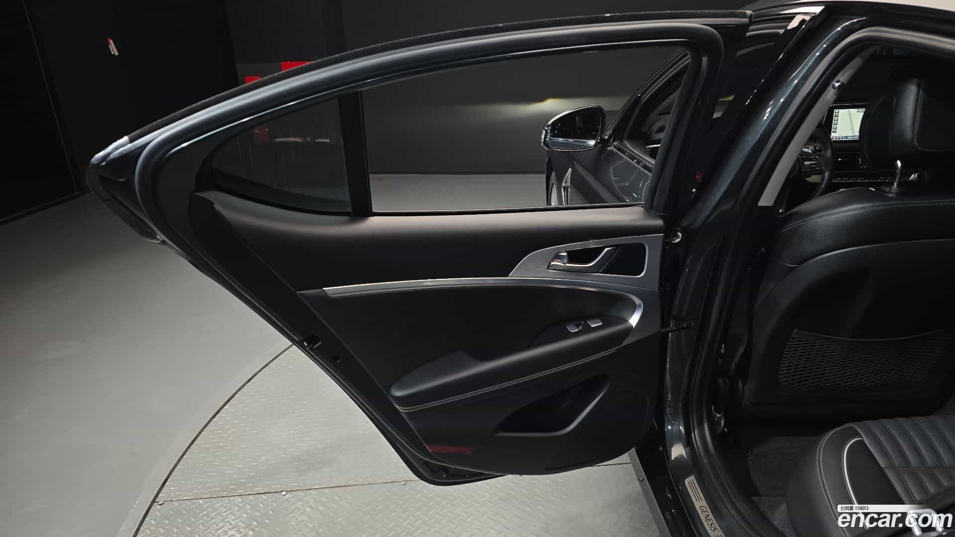 G70 Genesis 2018.2-INNER-035