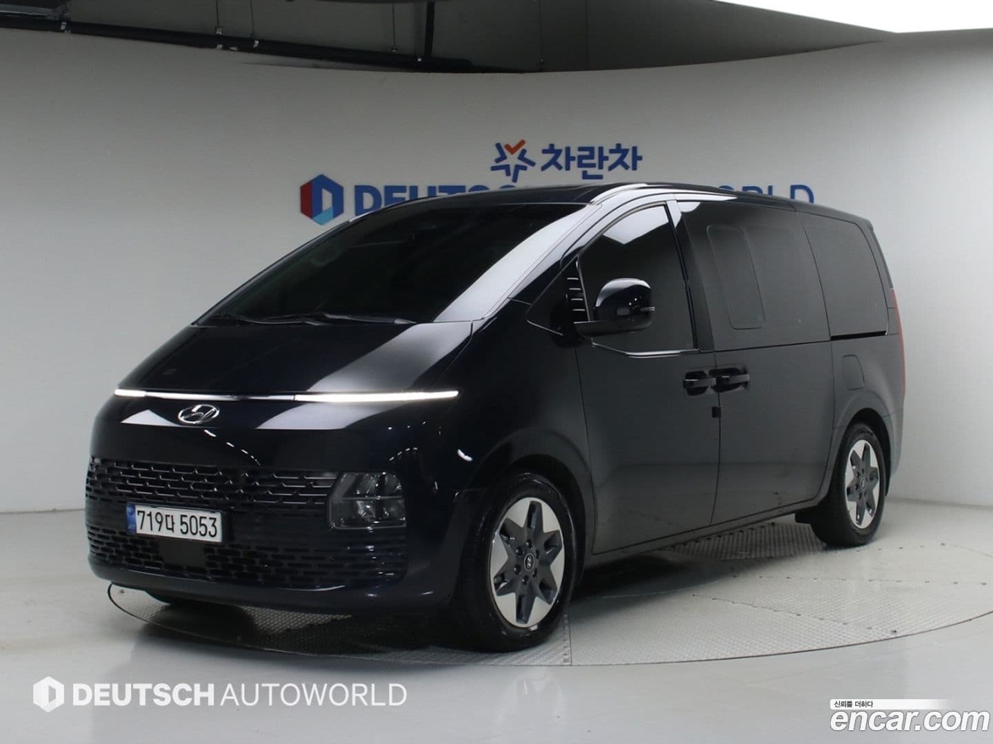 Main__Slider__Photo:Staria Hyundai 2022.11-0