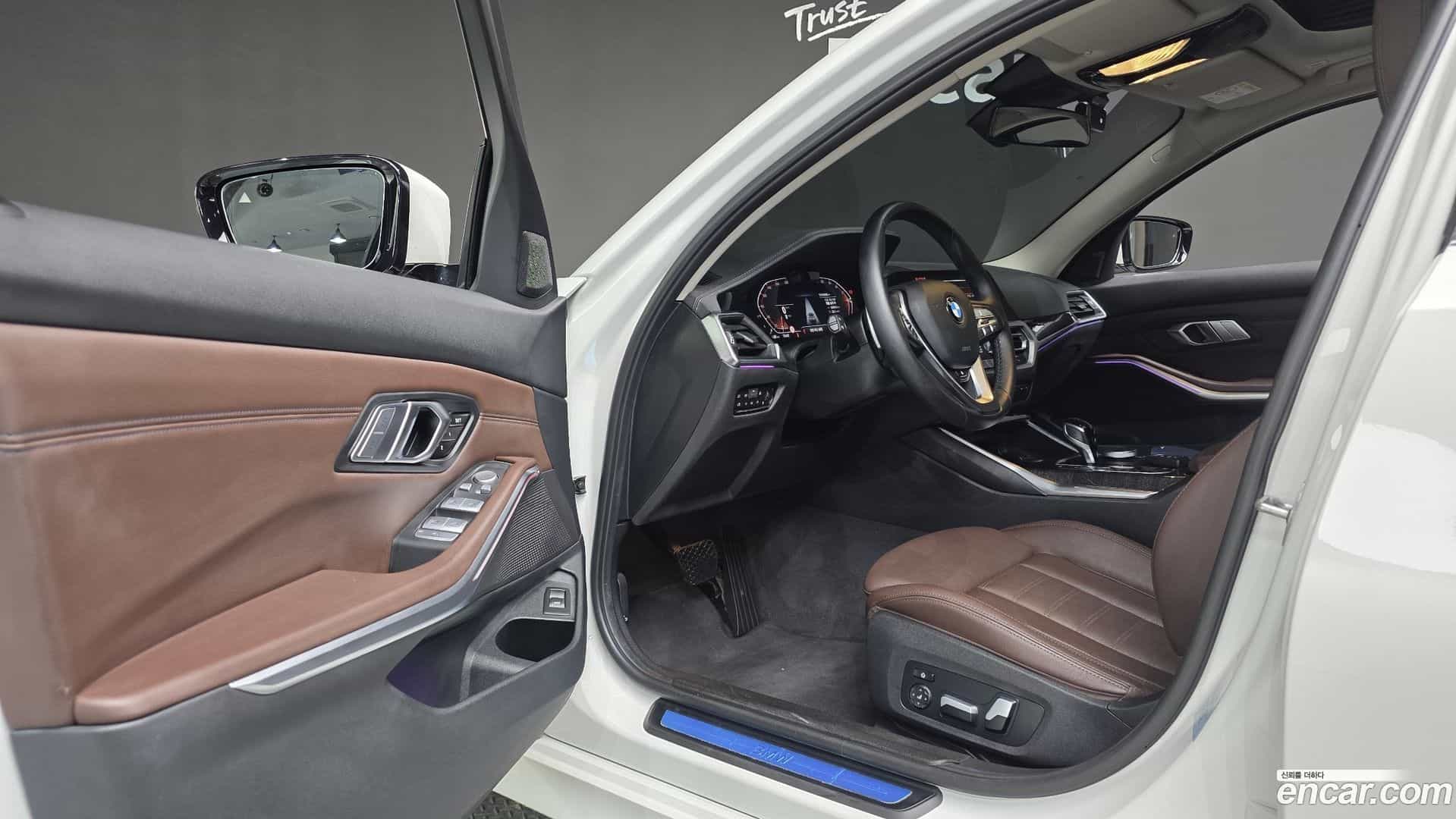 3-Series BMW 2021.11-INNER-010
