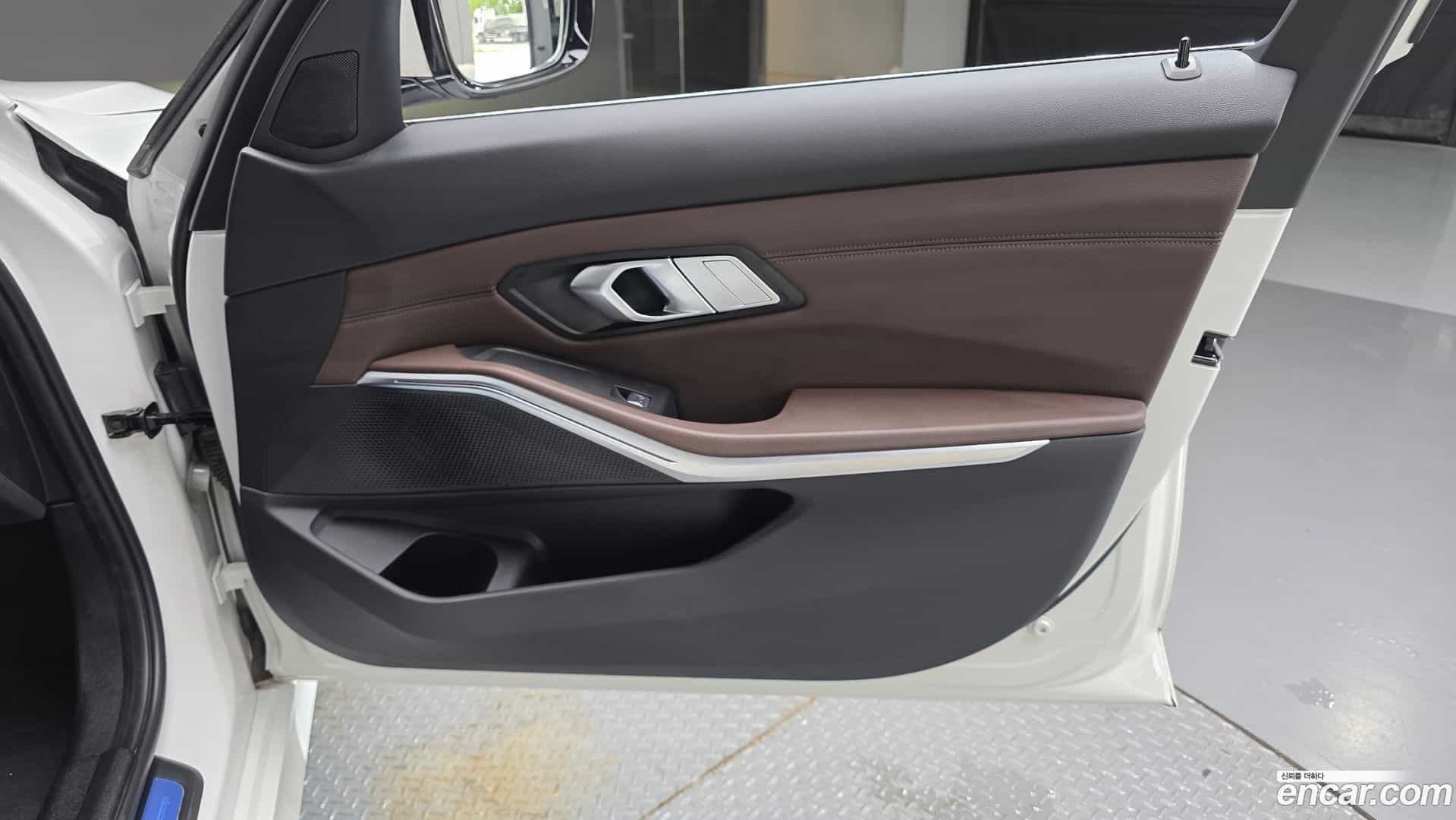 3-Series BMW 2021.11-INNER-035