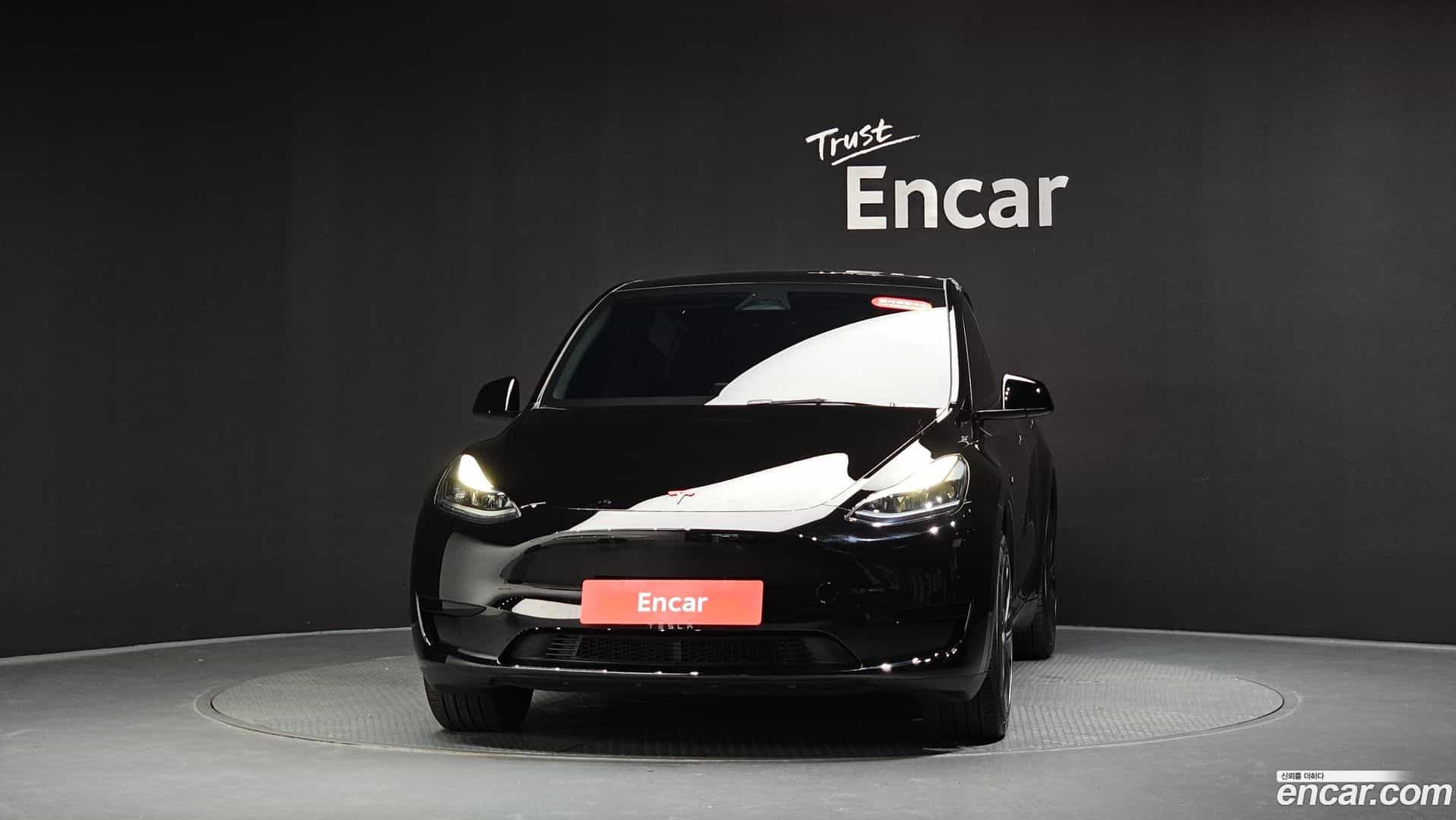 Model Y Tesla 2024.10-OUTER-003
