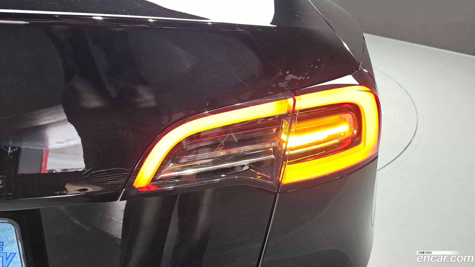 Model Y Tesla 2024.10-OUTER-033
