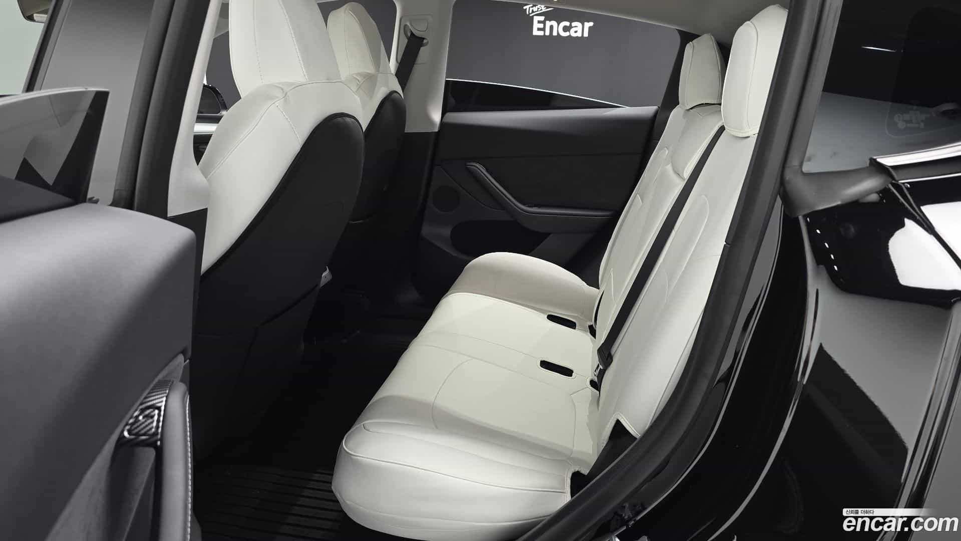 Model Y Tesla 2024.10-INNER-036