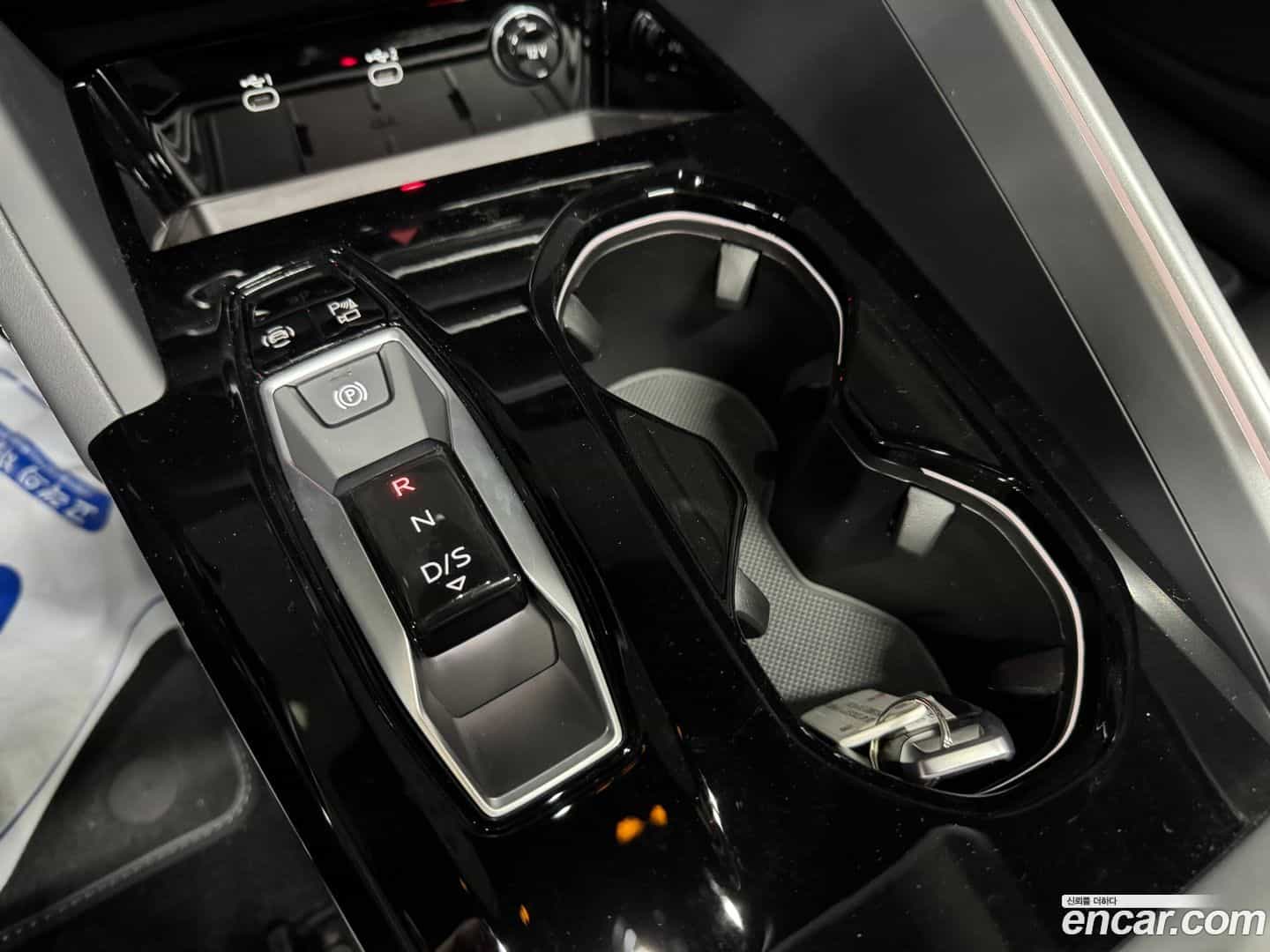 Q5 Audi 2025.11-OPTION-016