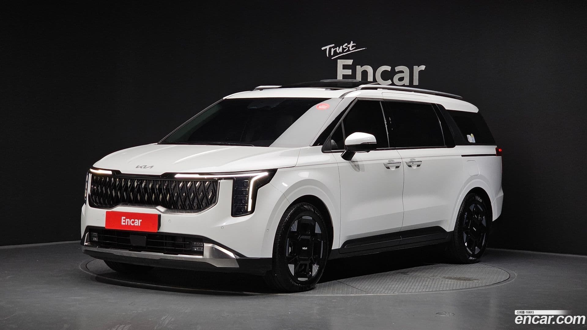 Main__Slider__Photo:Canival Kia 2024.5-0