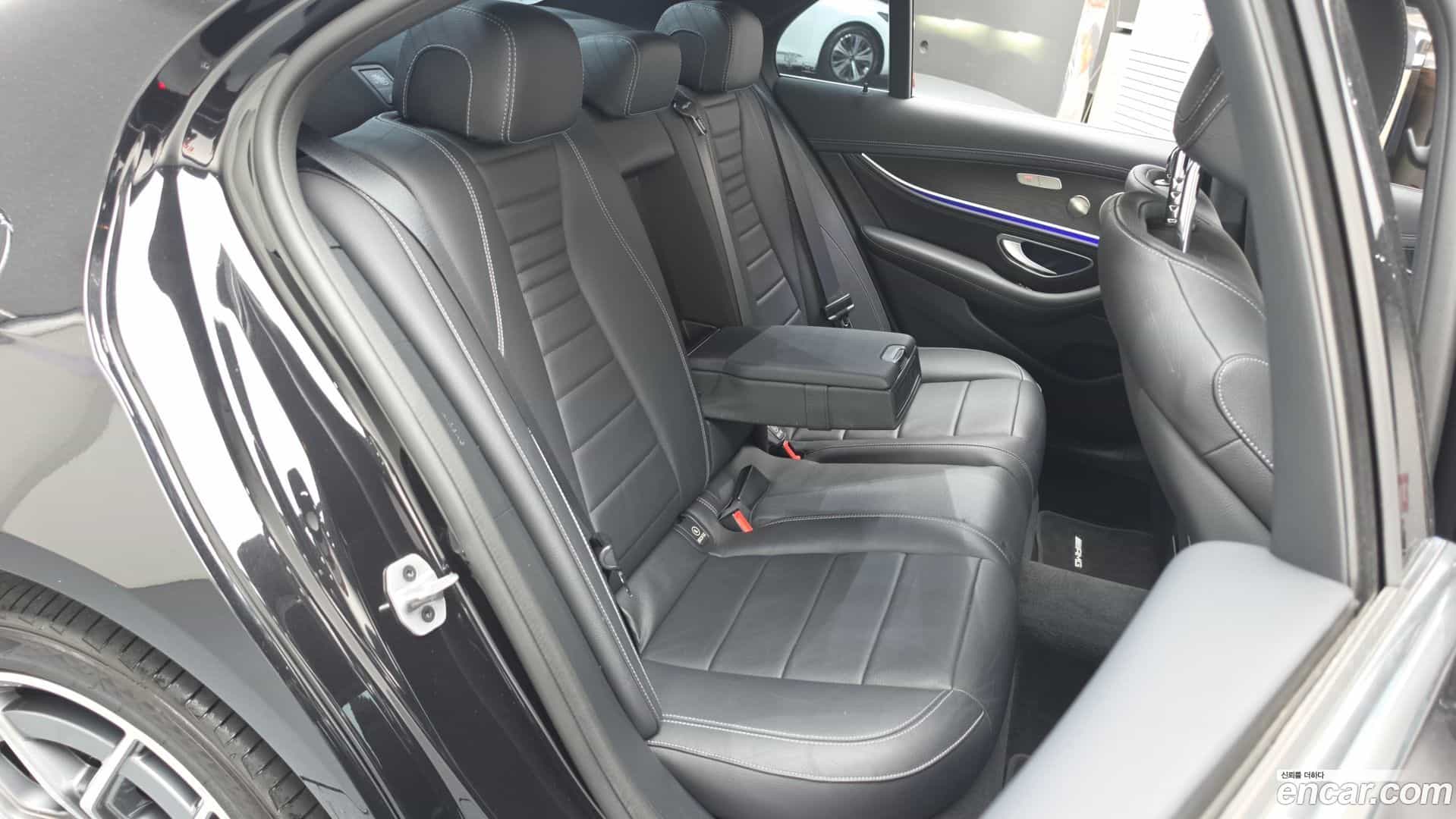 E-Class Mercedes-Benz 2022.7-OPTION-015