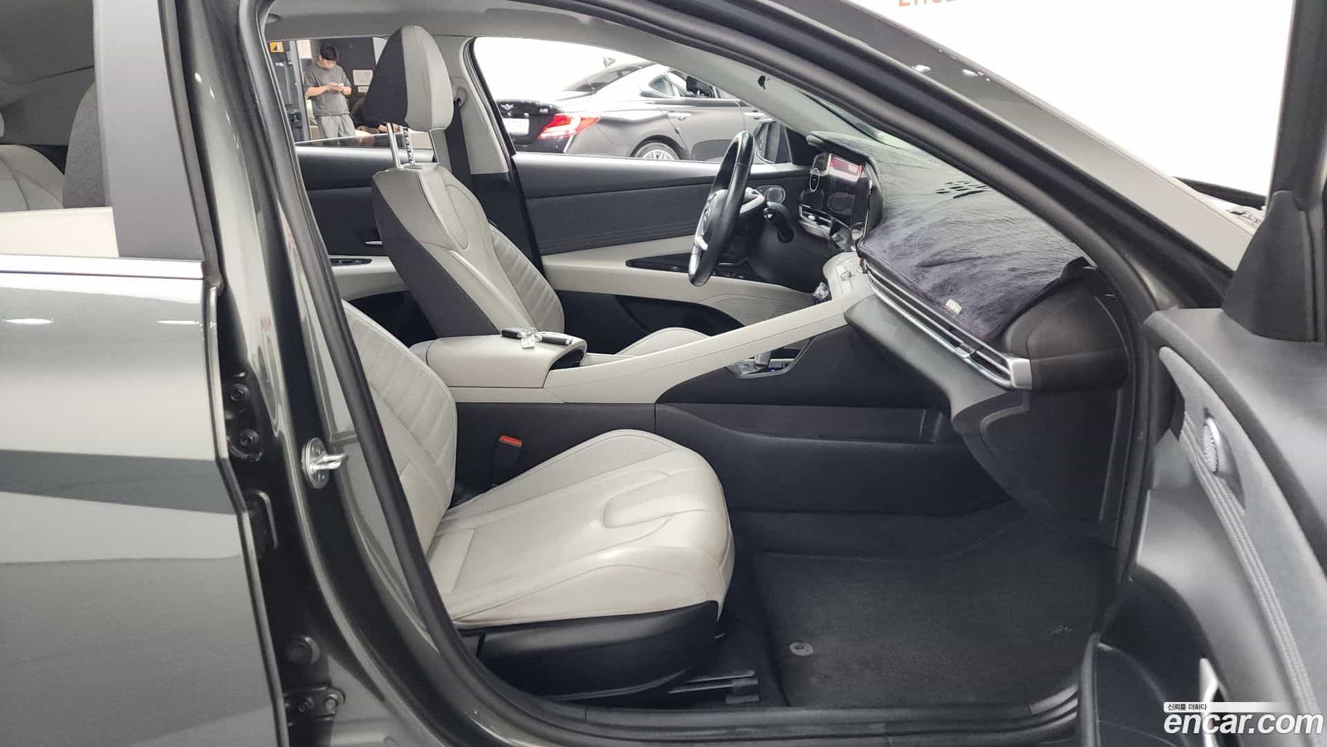 AVANTE Hyundai 2021.9-OPTION-015