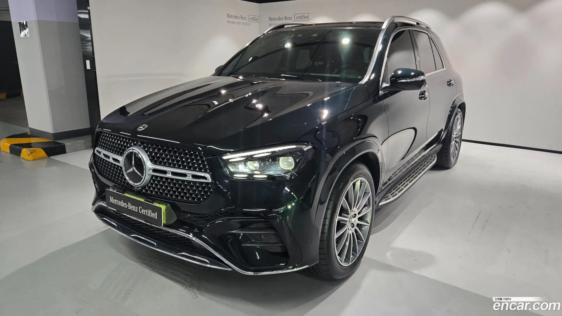 Main__Slider__Photo:GLE-Class Mercedes-Benz 2025.5-0