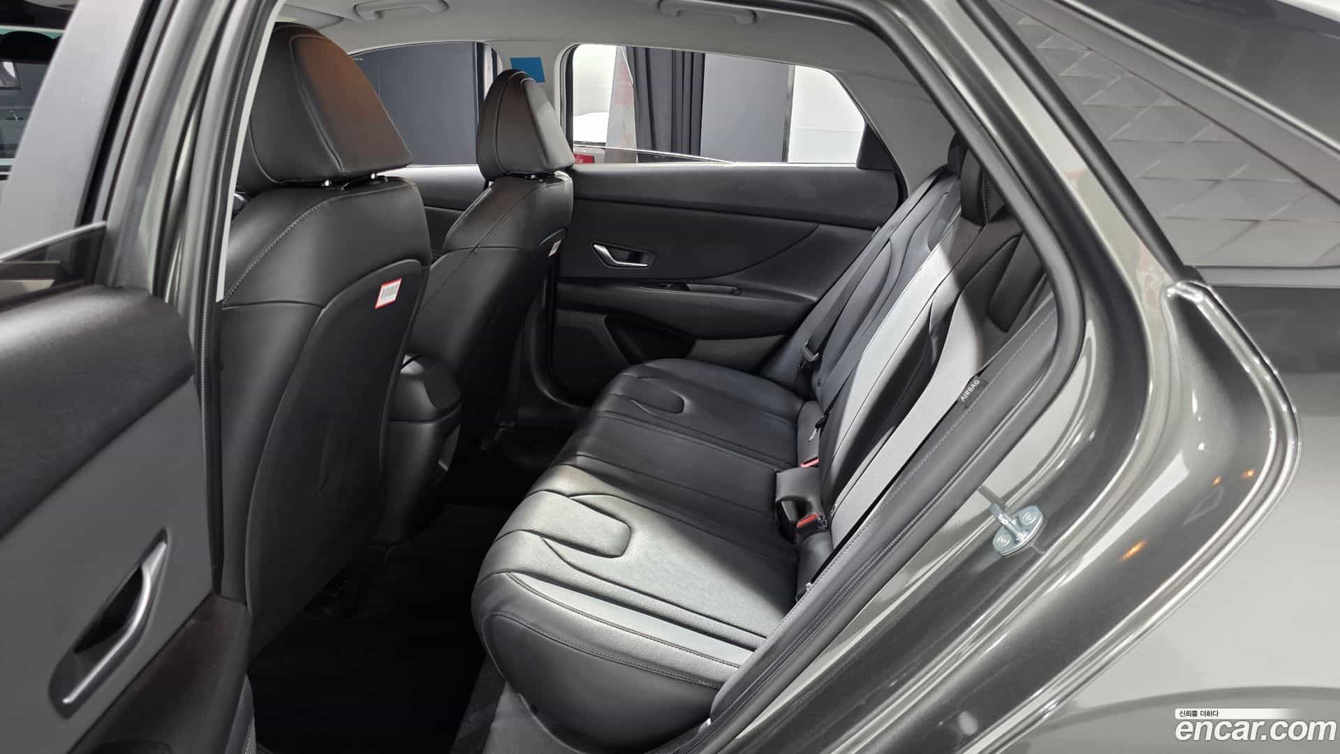 AVANTE Hyundai 2023.4-OPTION-016