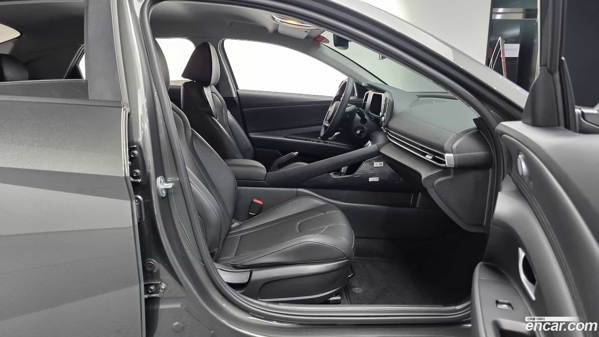 AVANTE Hyundai 2023.4-INNER-036