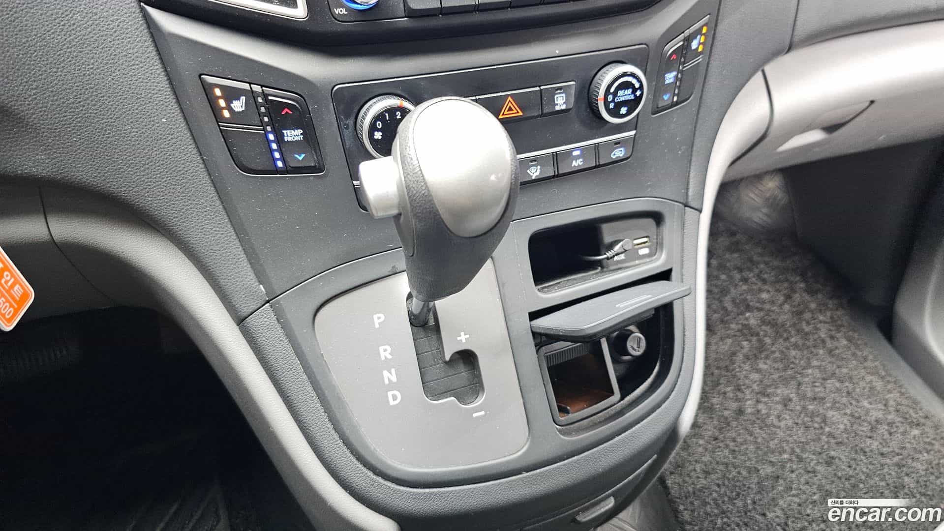 Starex Hyundai 2019.1-INNER-009