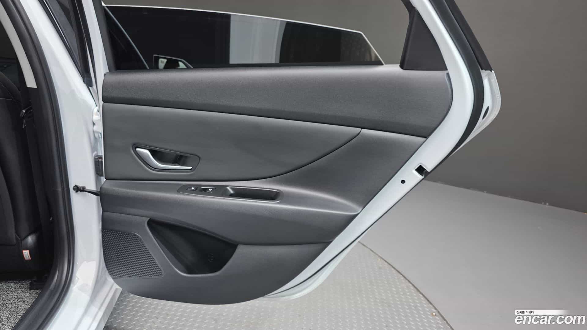 AVANTE Hyundai 2022.4-INNER-035