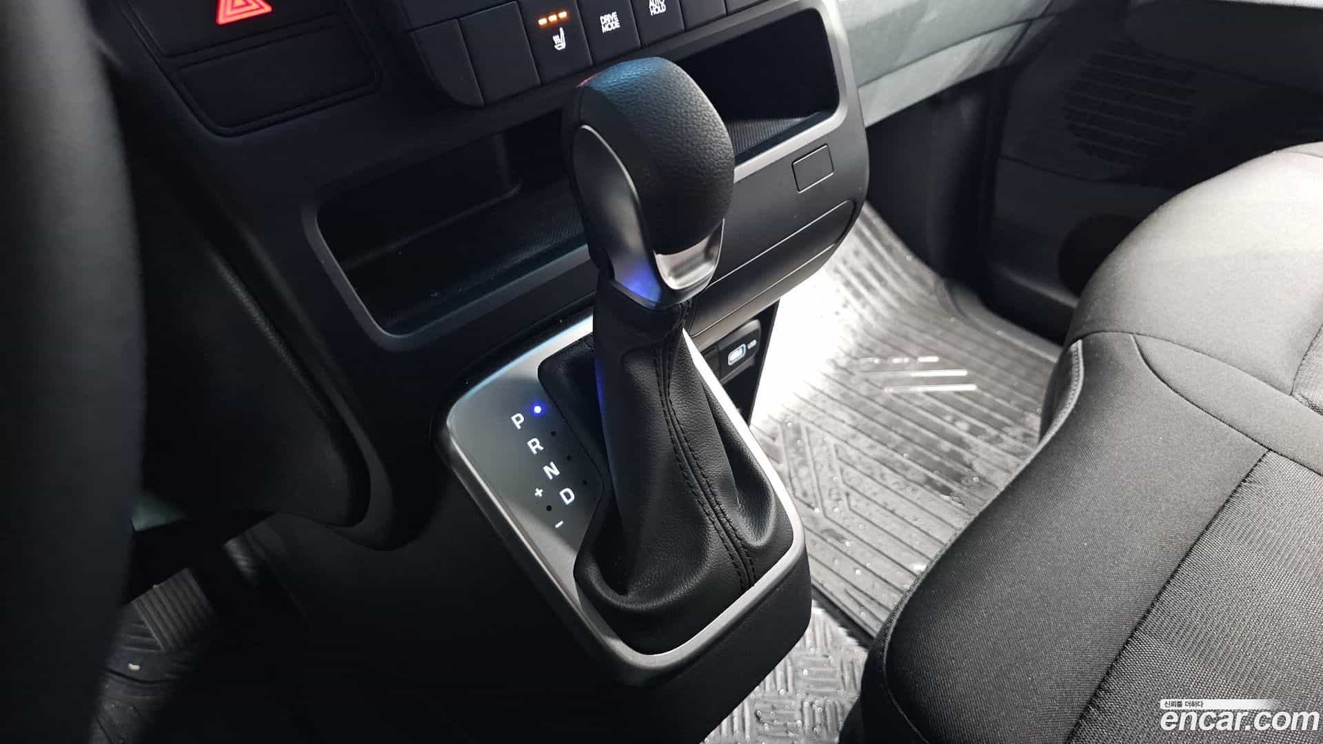Staria Hyundai 2022.7-INNER-009