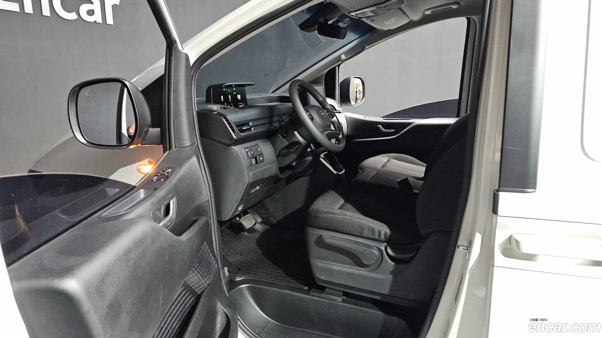 Staria Hyundai 2022.7-INNER-010