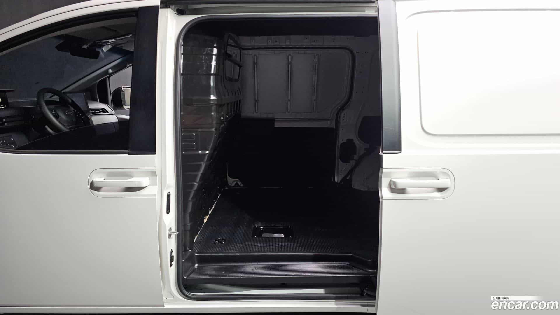 Staria Hyundai 2022.7-OPTION-022