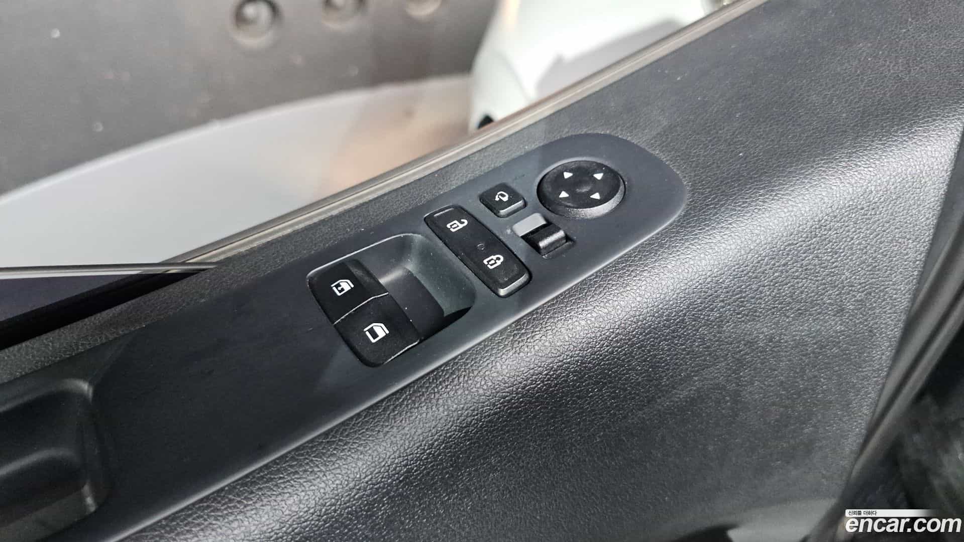 Staria Hyundai 2022.7-OPTION-042