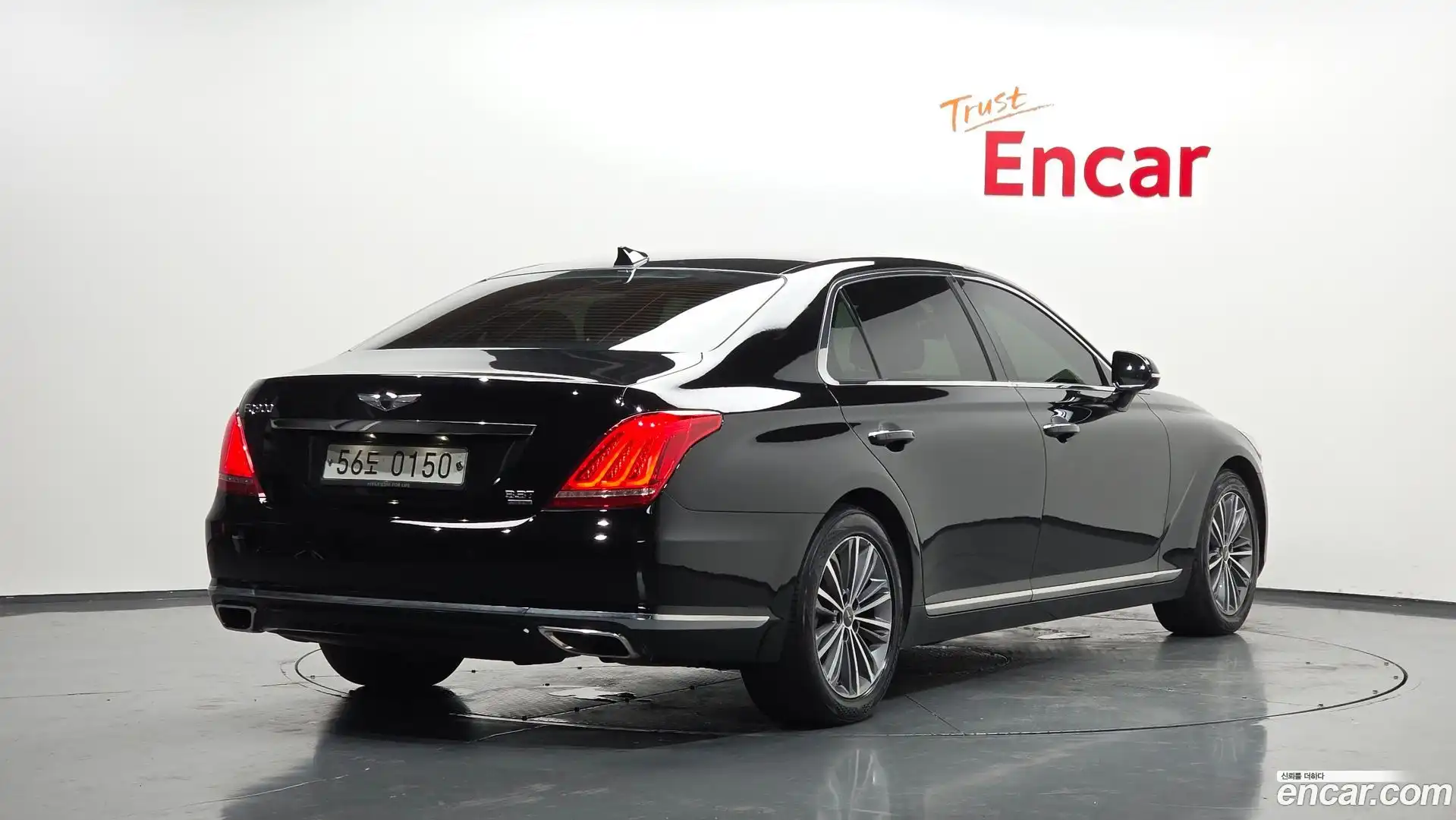 EQ900 Genesis 2016.1-OUTER-002