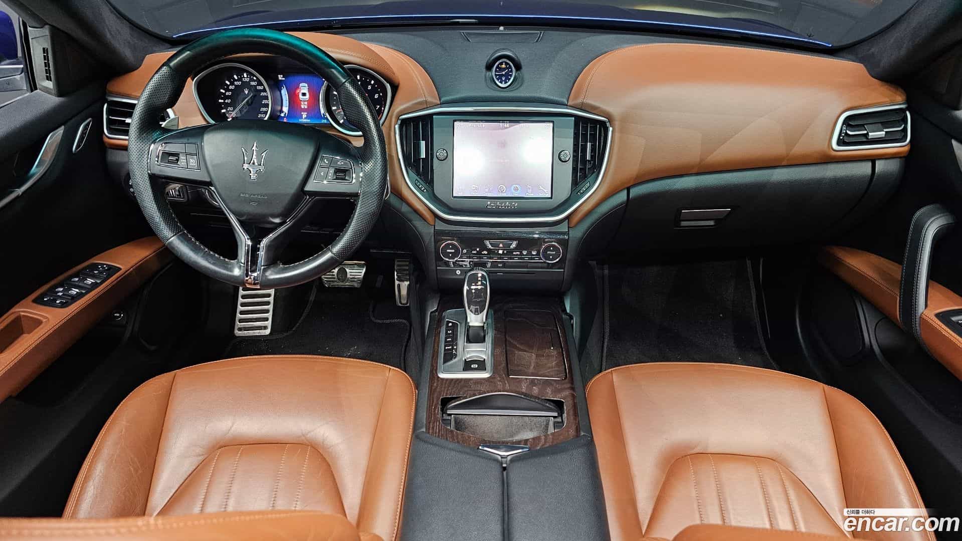 Ghibli Maserati 2015.10-INNER-007