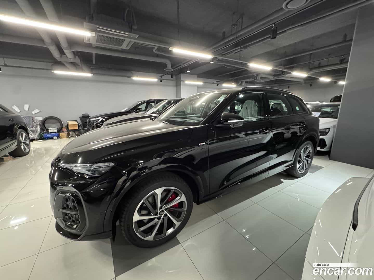 Q5 Audi 2025.11-OUTER-002