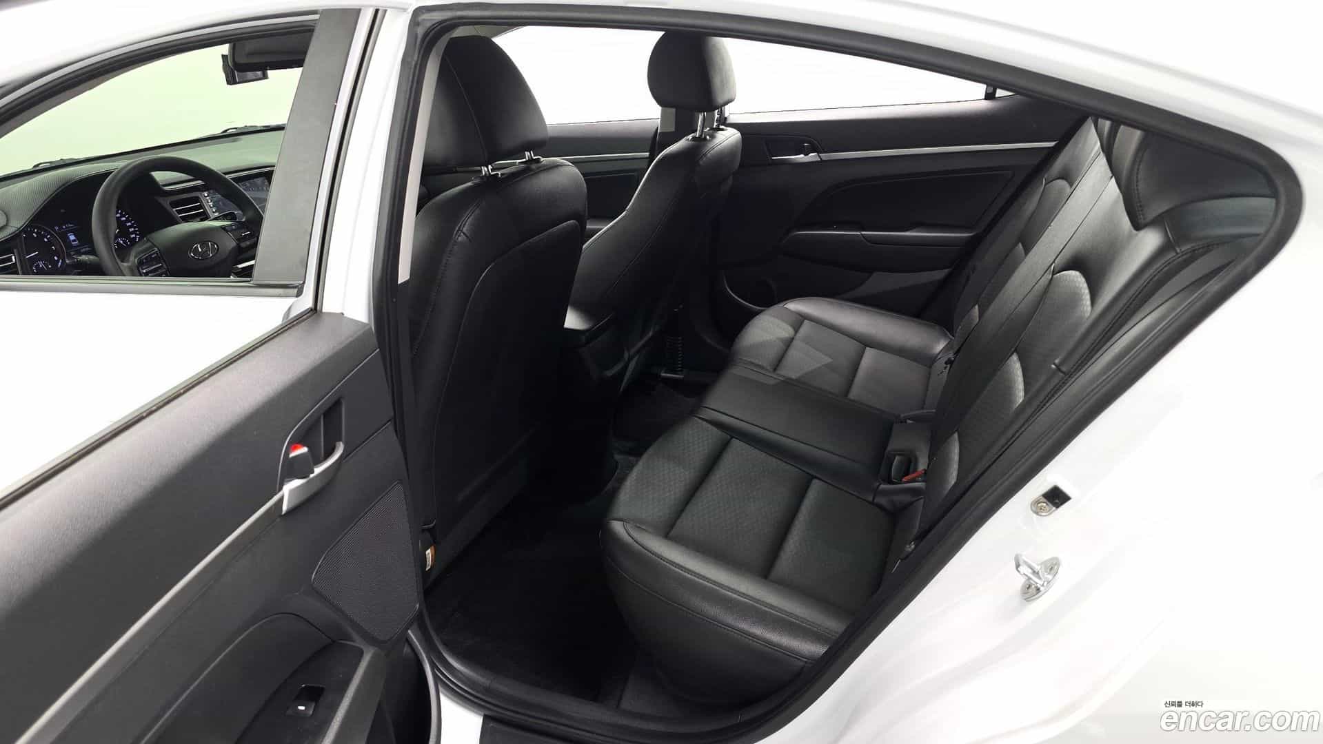 AVANTE Hyundai 2019.8-OPTION-016