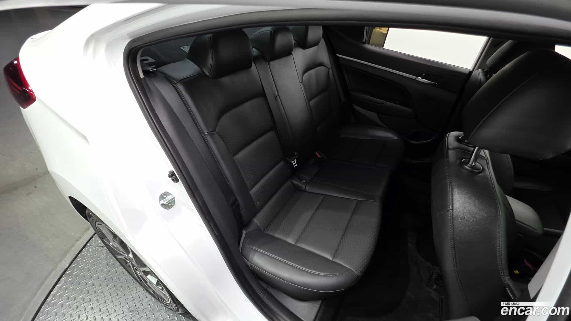 AVANTE Hyundai 2019.8-INNER-036