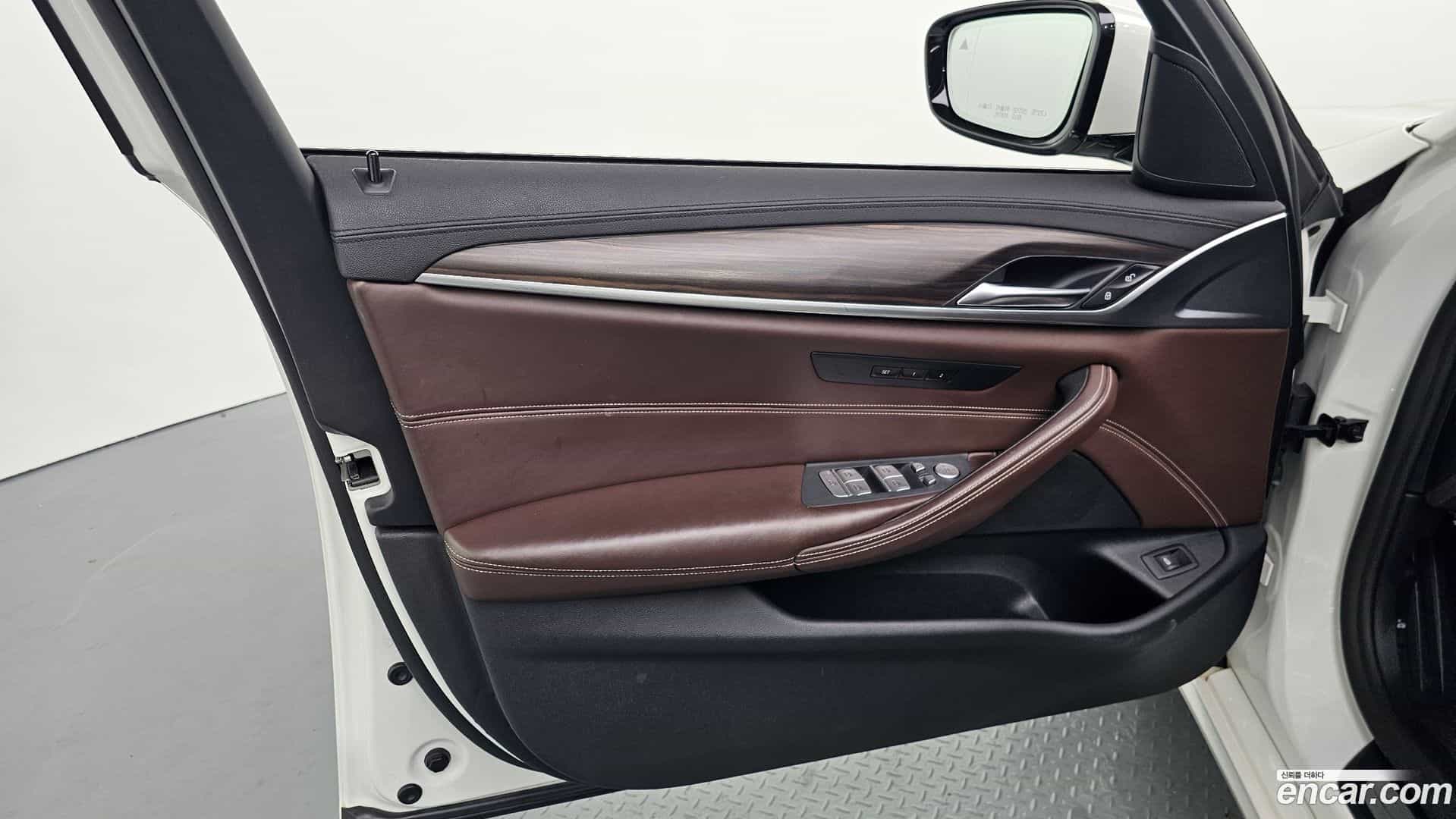 5-Series BMW 2020.4-INNER-034