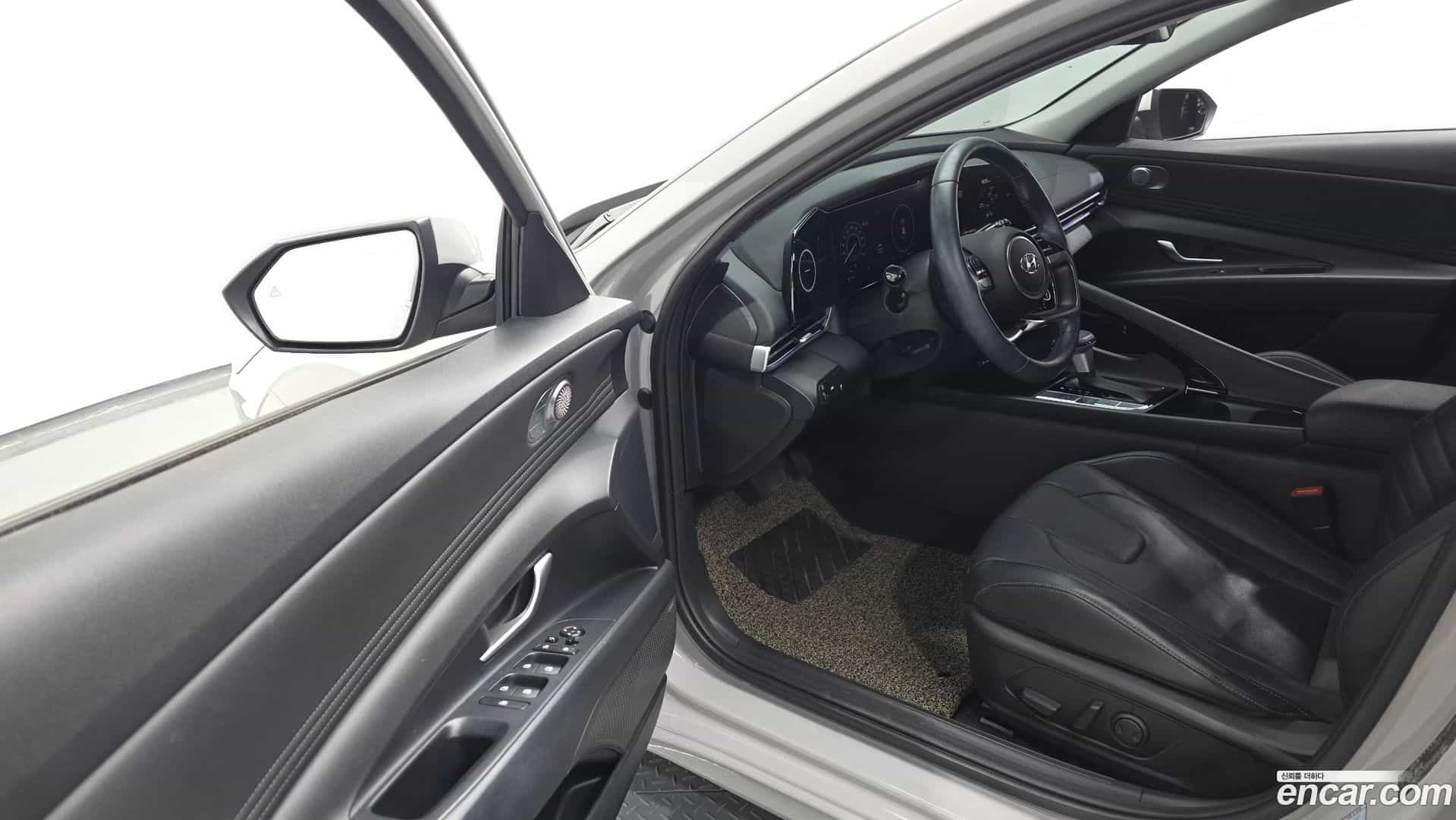 AVANTE Hyundai 2022.6-INNER-010
