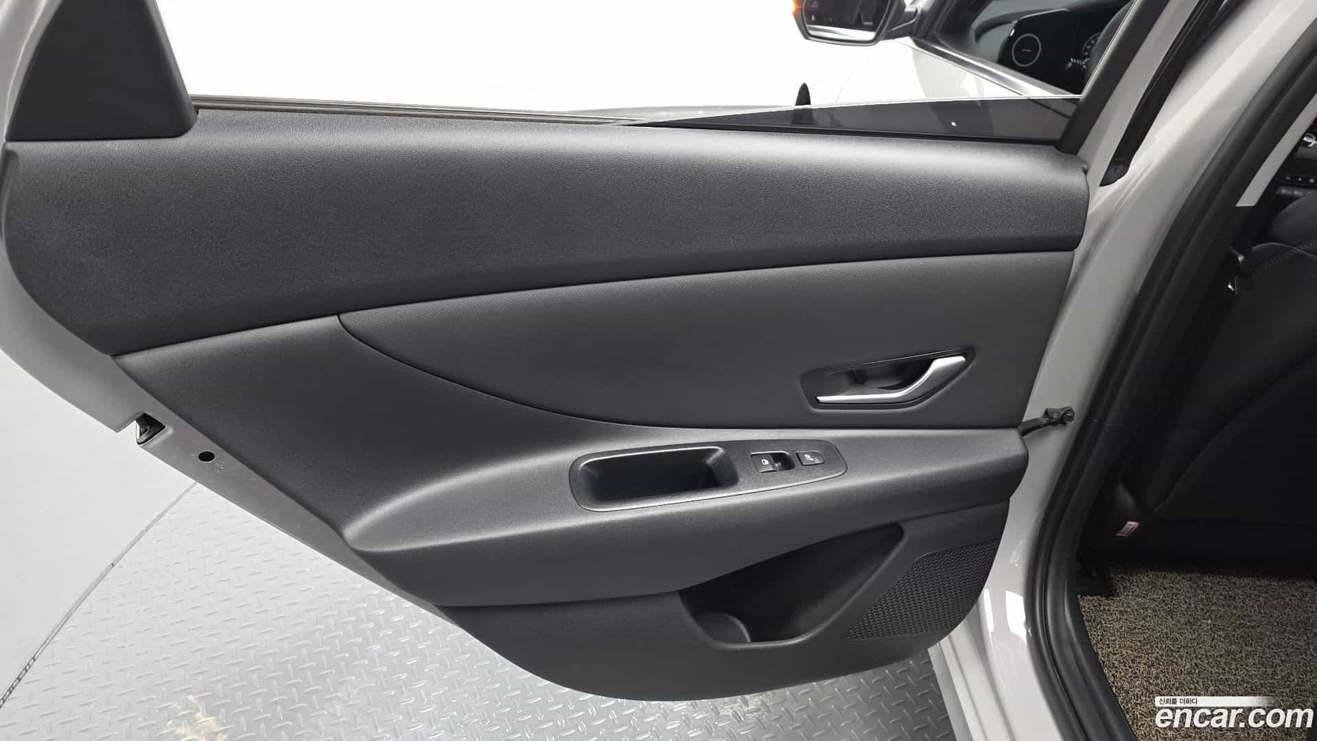 AVANTE Hyundai 2022.6-INNER-035