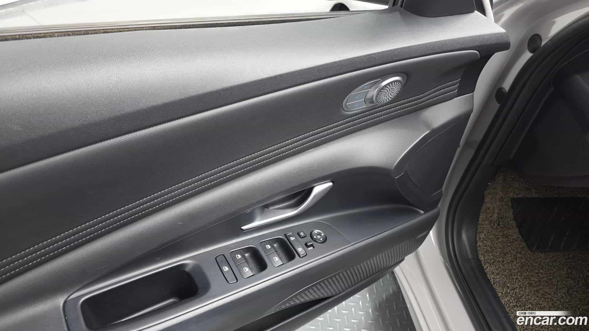 AVANTE Hyundai 2022.6-INNER-036