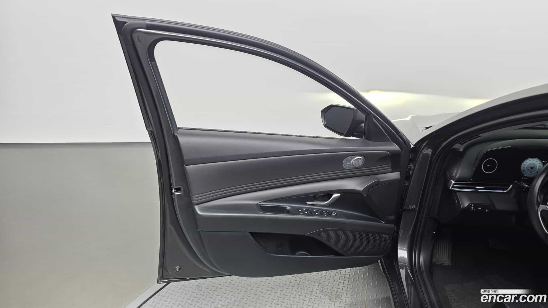 AVANTE Hyundai 2022.3-INNER-034