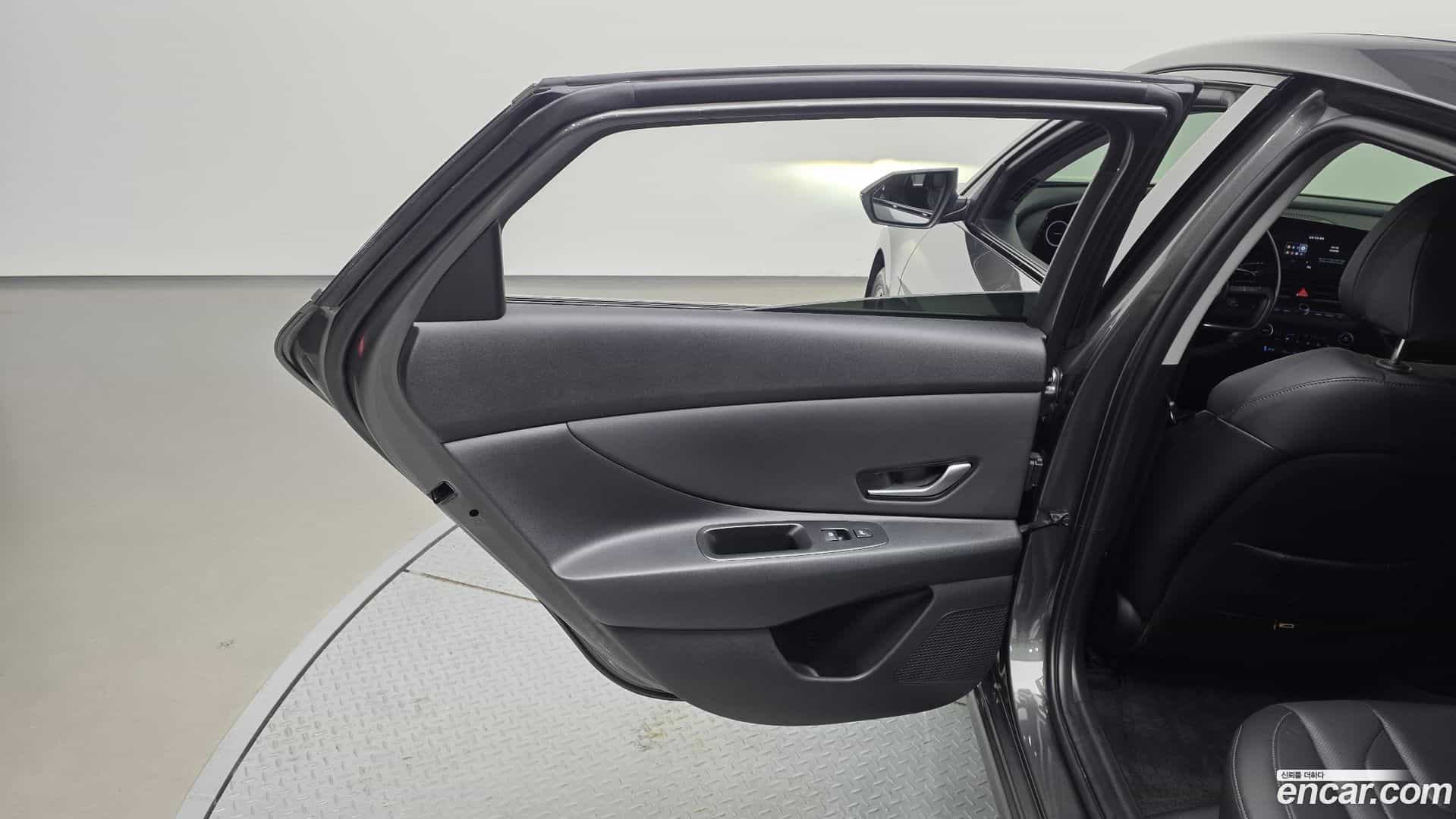 AVANTE Hyundai 2022.3-INNER-035