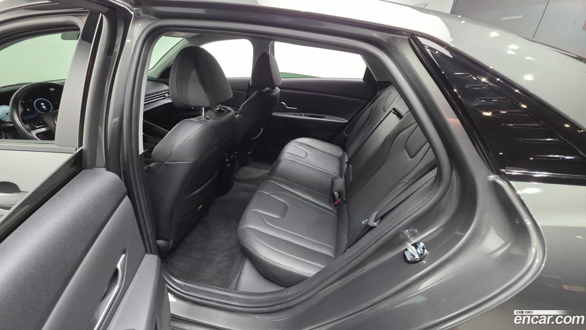 AVANTE Hyundai 2022.3-INNER-036