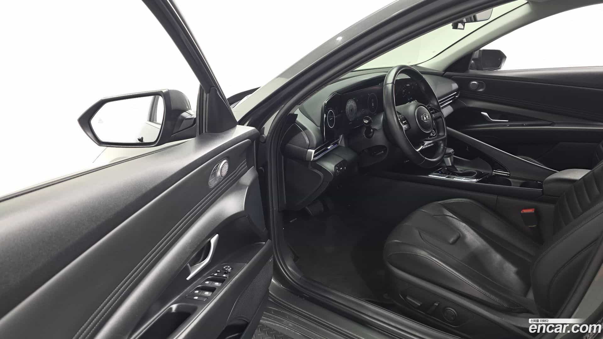 AVANTE Hyundai 2023.1-INNER-010