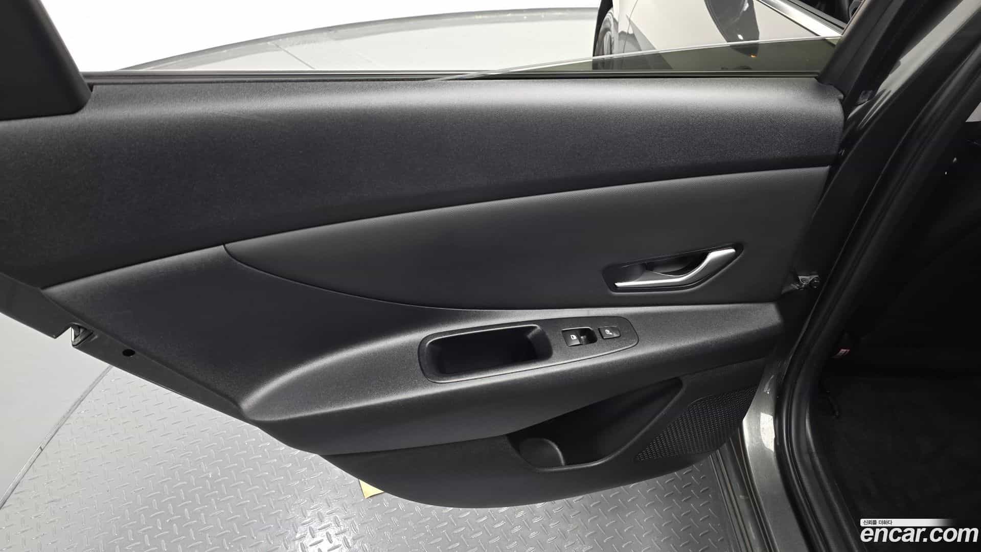 AVANTE Hyundai 2023.1-INNER-035