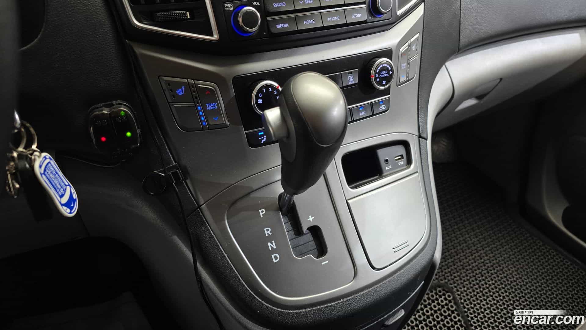 Starex Hyundai 2019.10-INNER-009