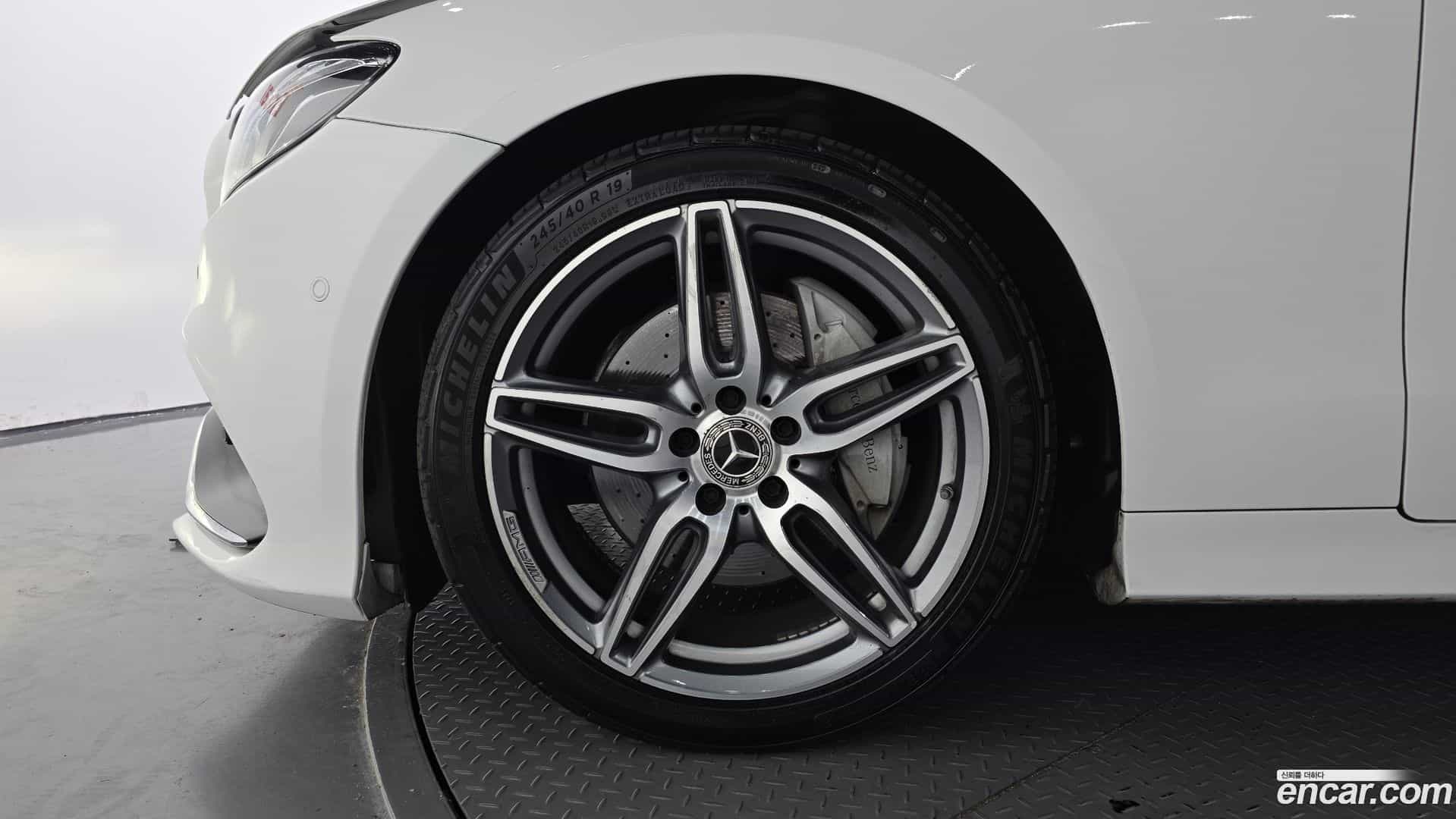 E-Class Mercedes-Benz 2019.11-OUTER-005