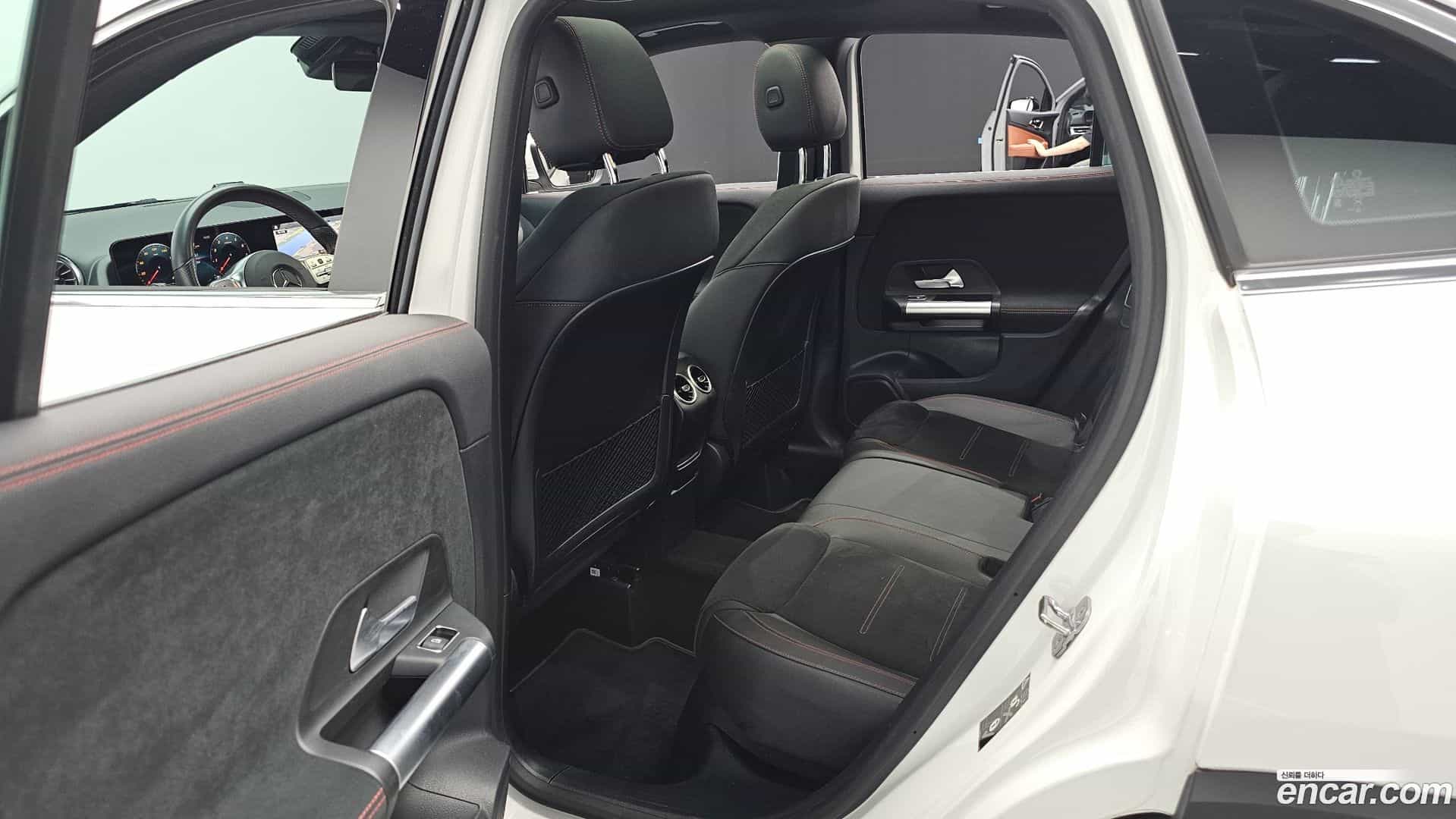GLA-Class Mercedes-Benz 2023.6-OPTION-016