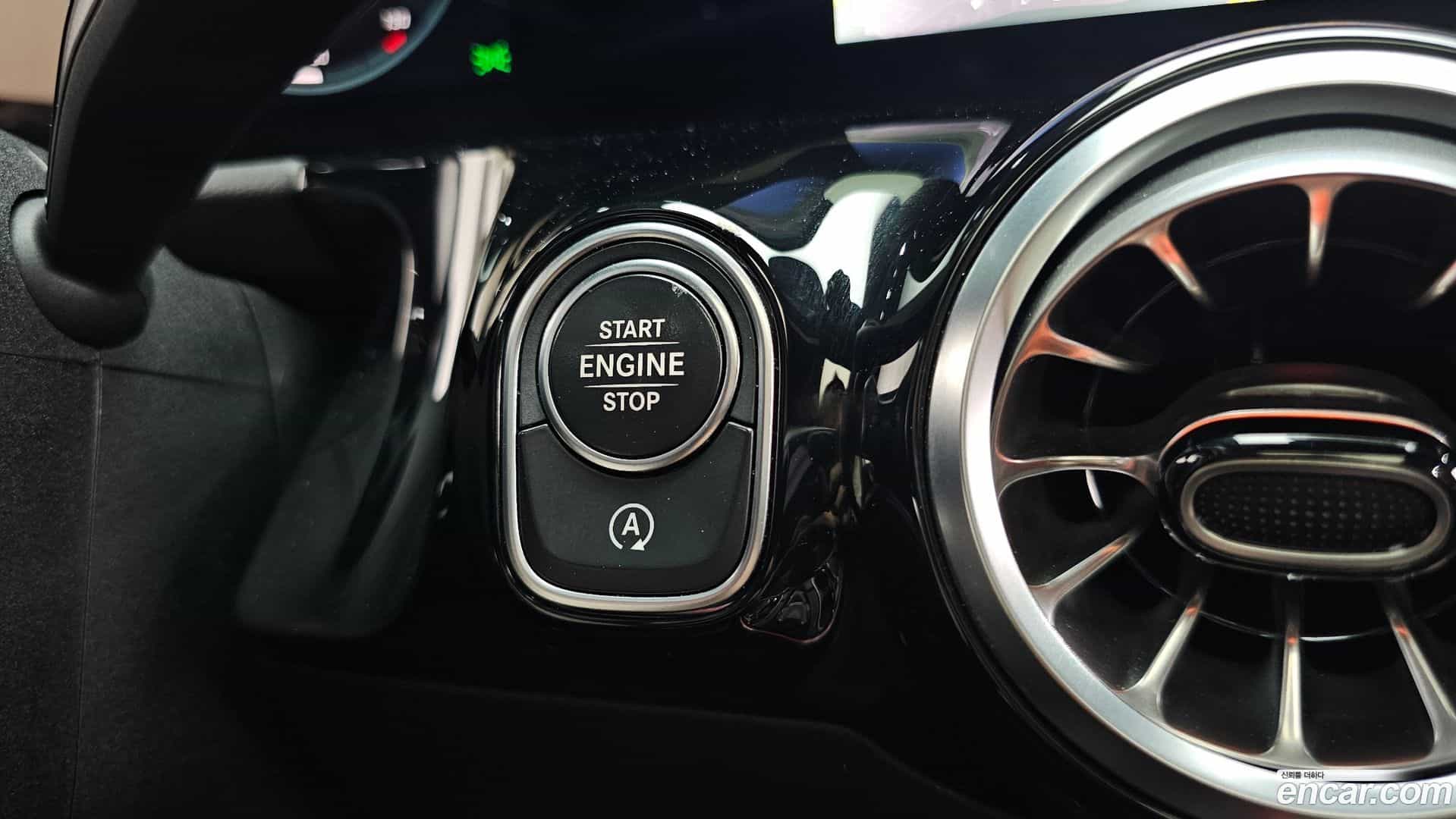 GLA-Class Mercedes-Benz 2023.6-OPTION-041