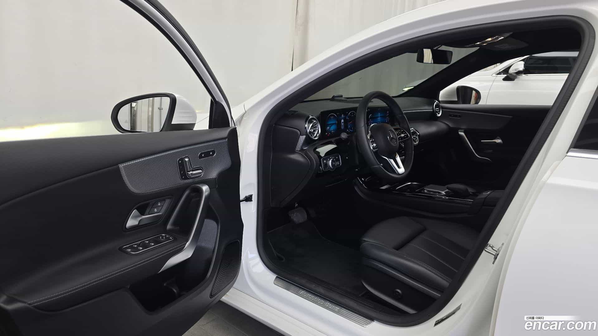 A-Class Mercedes-Benz 2021.1-INNER-010