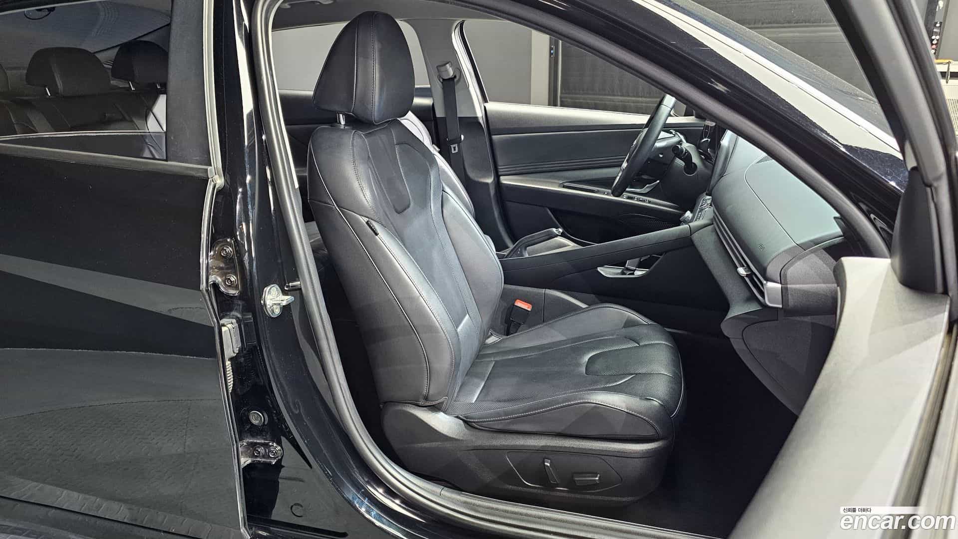 AVANTE Hyundai 2022.9-INNER-036