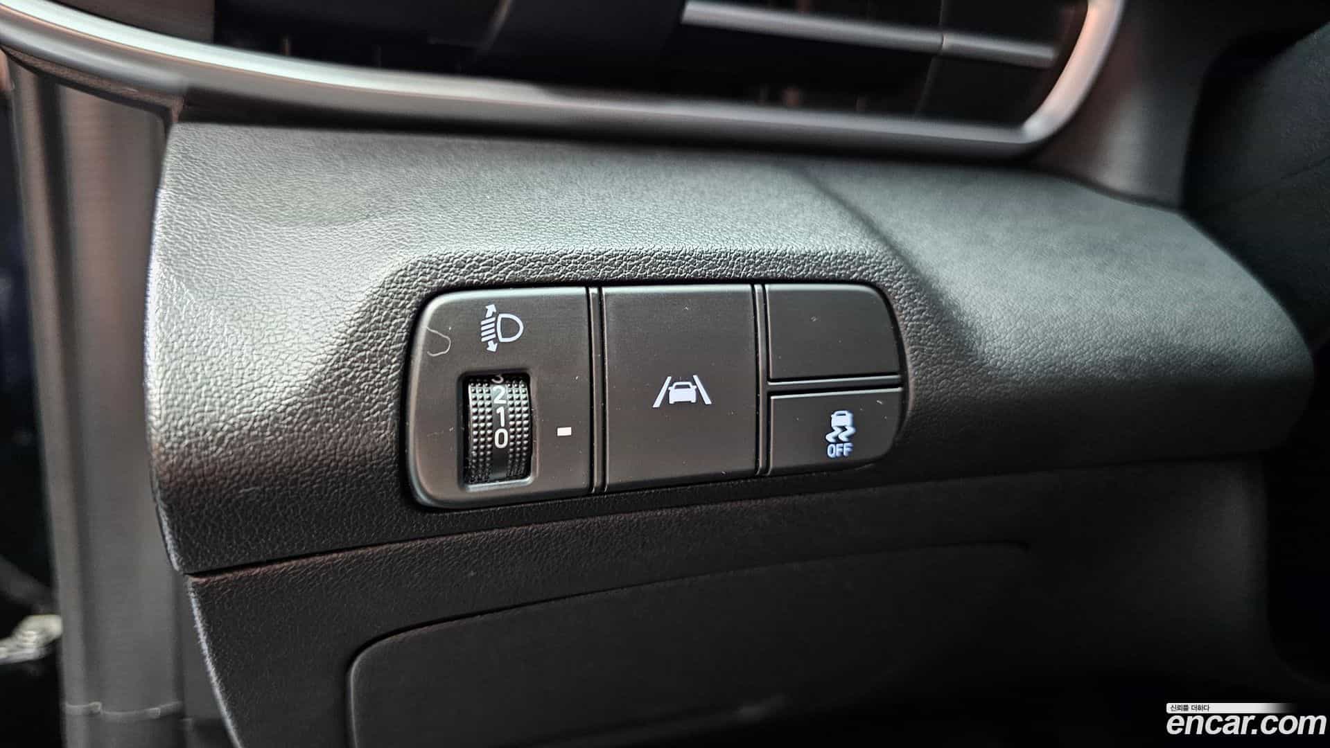 AVANTE Hyundai 2022.9-OPTION-043