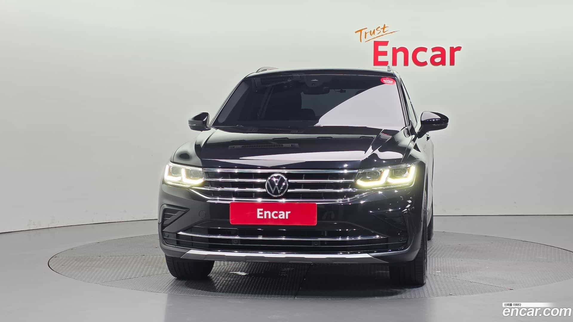 Tiguan Volkswagen 2021.8-OUTER-003
